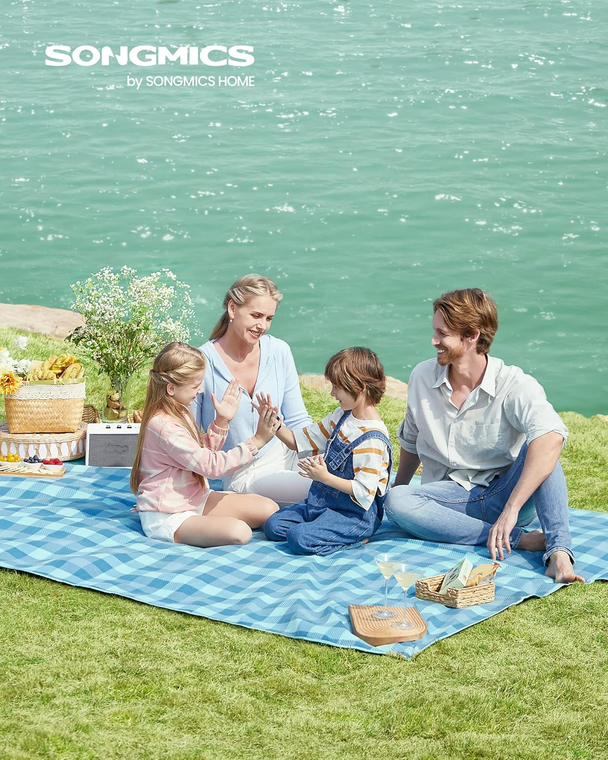 Thumbnail 3 de SONGMICS Coperta da Picnic 300 x 200 cm pieghevole con 4 picchetti antivento, fondo impermeabile verde e blu GCM012Q03