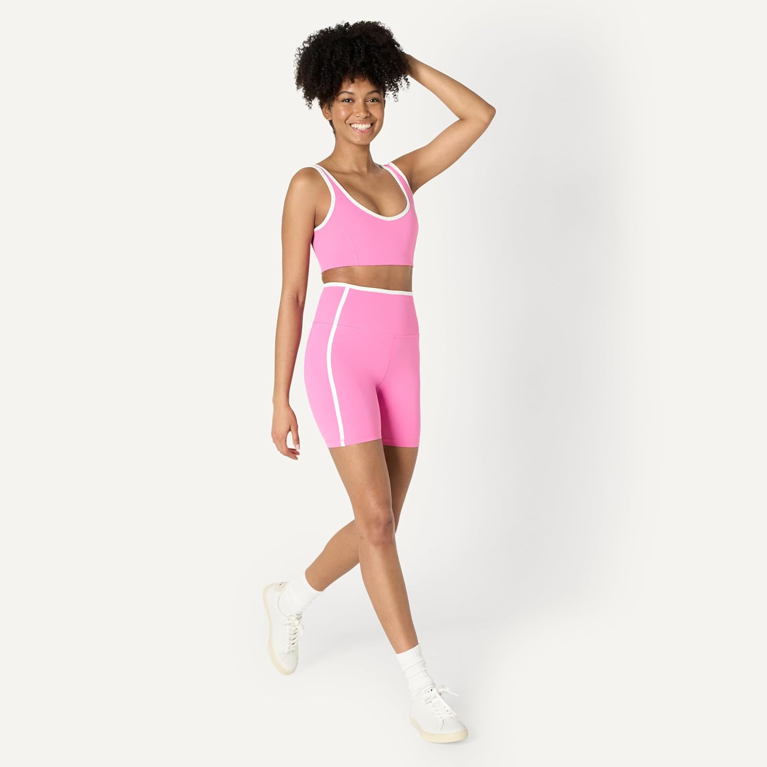 Thumbnail 4 de Amazon Essentials Women’s Active FormFlex Buttery Soft Light Support V-Neck Sports Bra with Contrast Trim