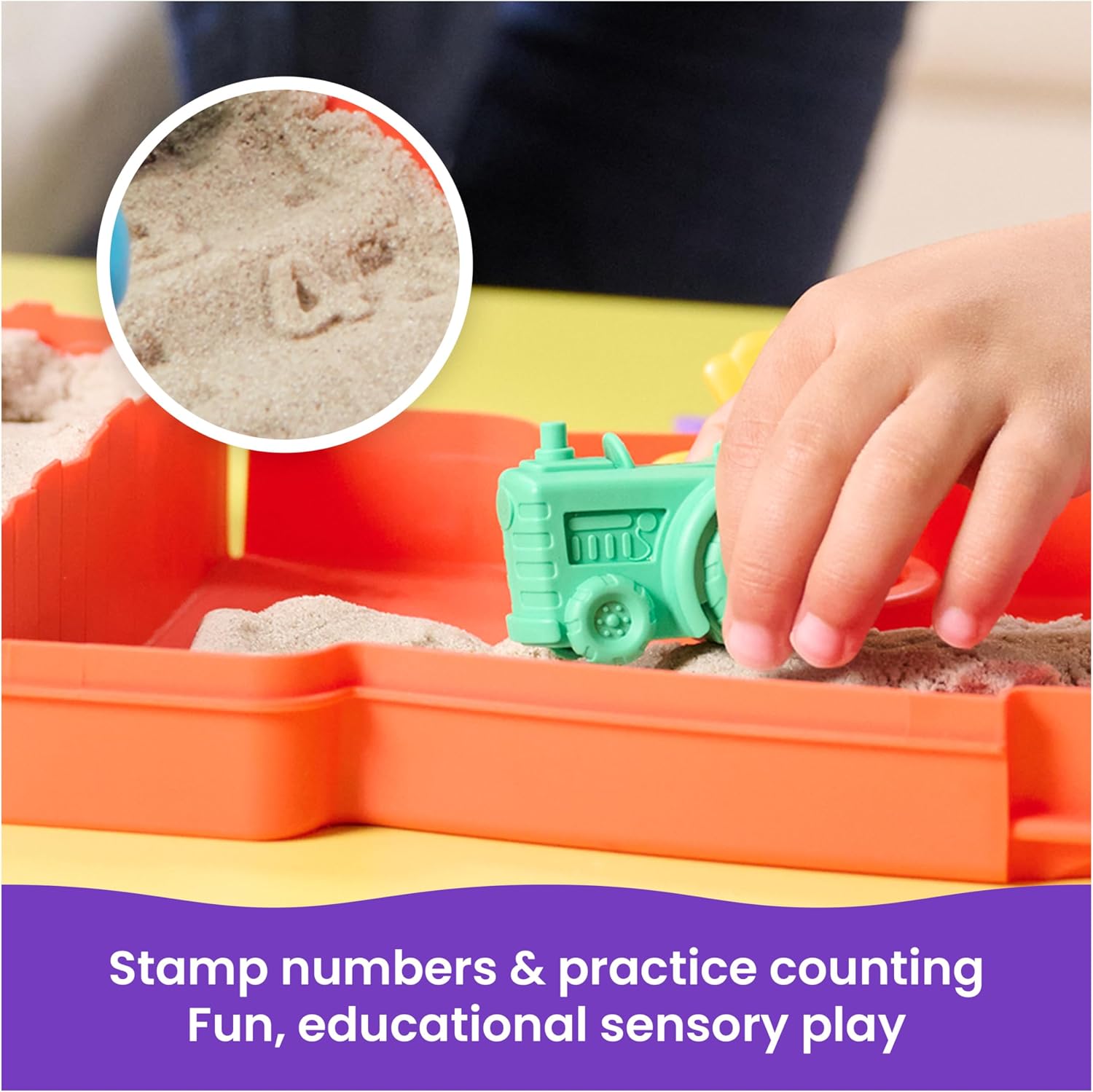 Detalle 1 de Kinetic Sand Sandy Farm Set with 340g sand