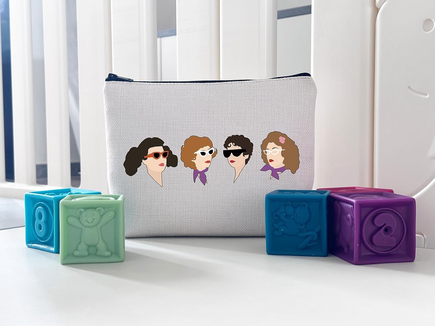 Detalle de JTOUK The Grease Character Canvas Makeup Bag (Grease Musical Inspired) for Broadway lovers