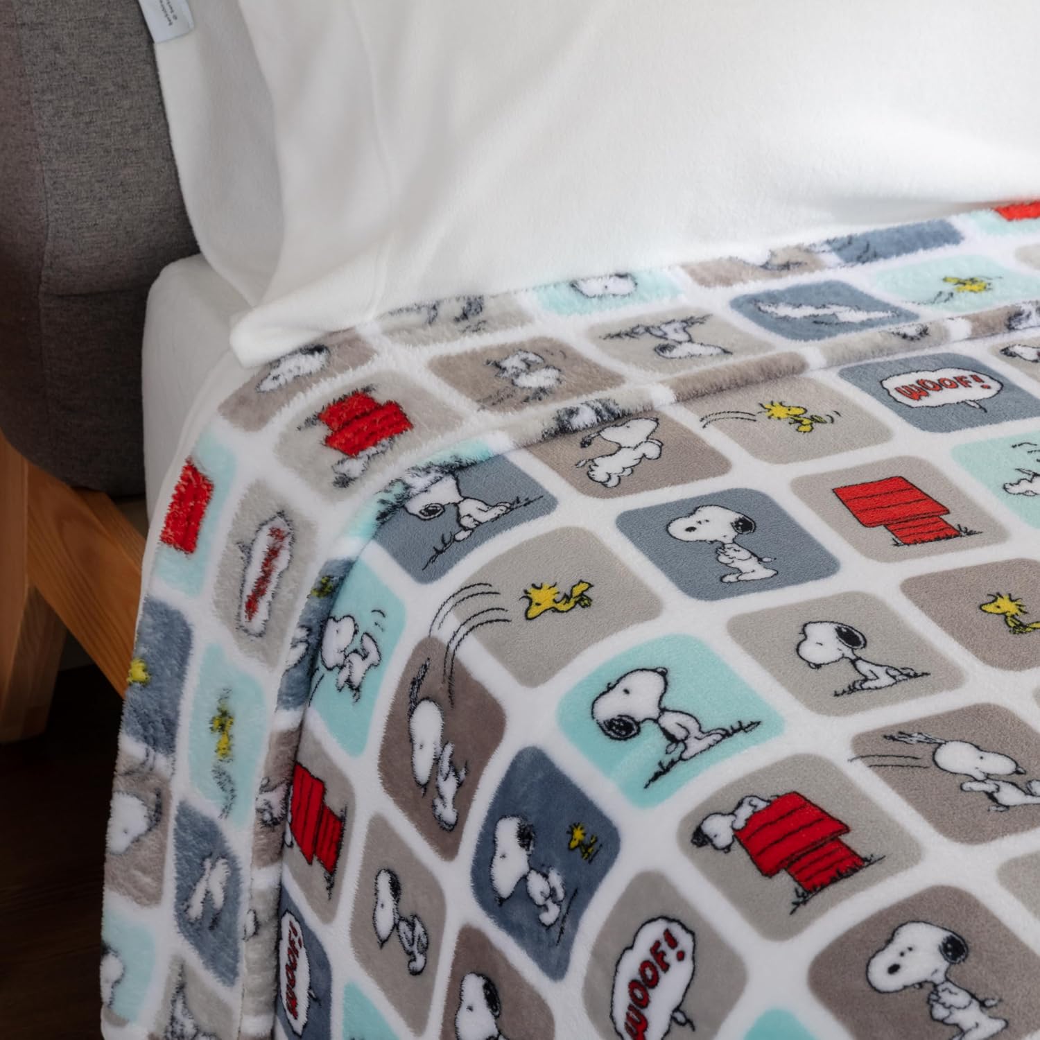 Thumbnail 6 de Berkshire Blanket Snoopy Plush Blanket 90"