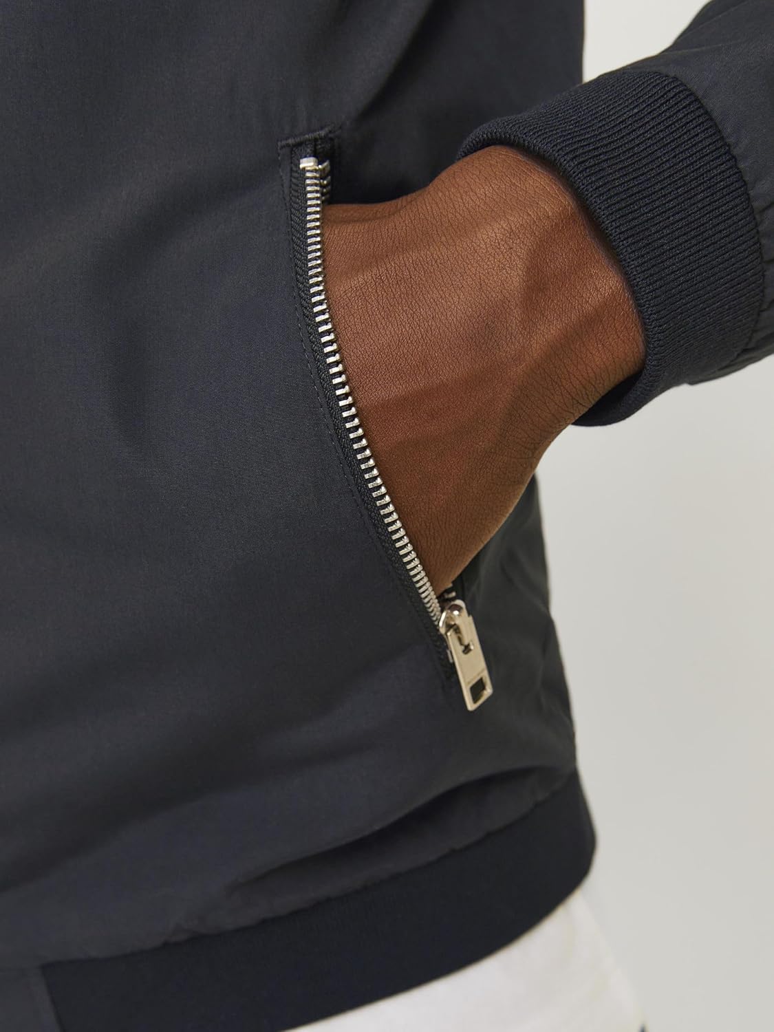 Thumbnail 6 de JACK & JONES Bomber Jacket Bomber Jacket: stile e versatilità per l’outdoor quotidiano