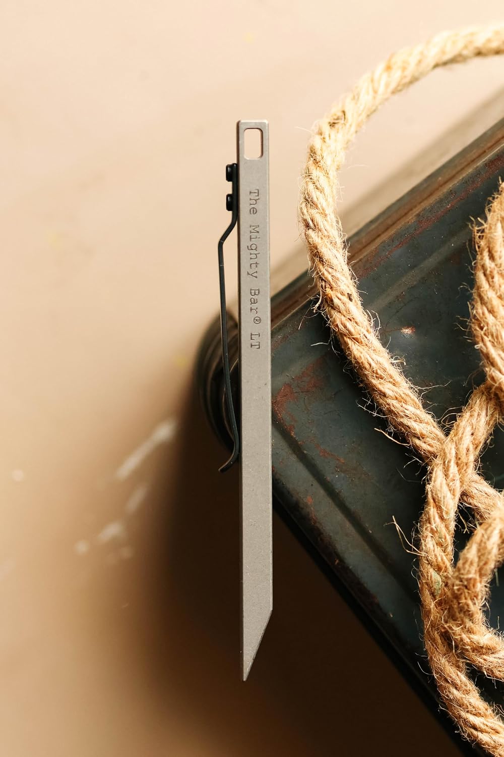 Detalle de Gear Spool MBLT1 Mighty Bar LT ロングチタン製プライバー、18 g・ステンレスクリップ付き