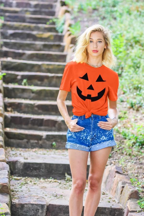 Detalle de SUPEYA Women’s Halloween Ghost Graphic T-Shirt, Short Sleeve Spooky Season Tee