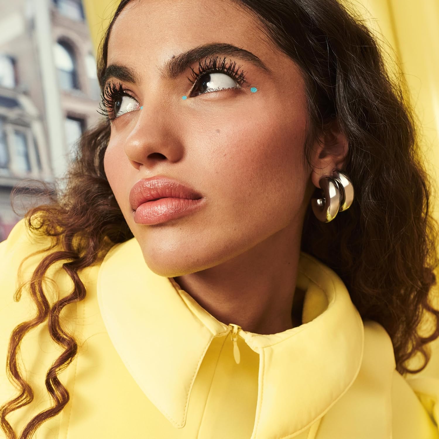 Detalle 1 de Maybelline New York The Colossal Bubble Waterproof Mascara – vattenfast volymmascara