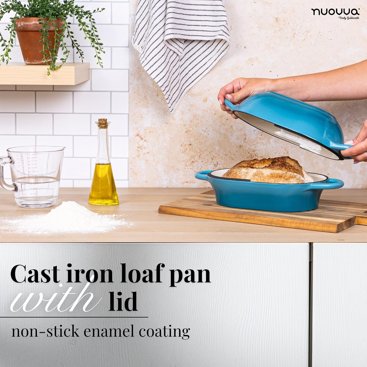 Detalle de Nuovva Enamelled Cast Iron Sourdough Dutch Oven – Rectangular Bread Loaf Pot, Light Blue