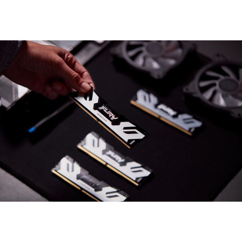 Detalle de Kingston FURY Renegade DDR5 6400MHz 48GB CL32: rendimiento extremo para juego y creación