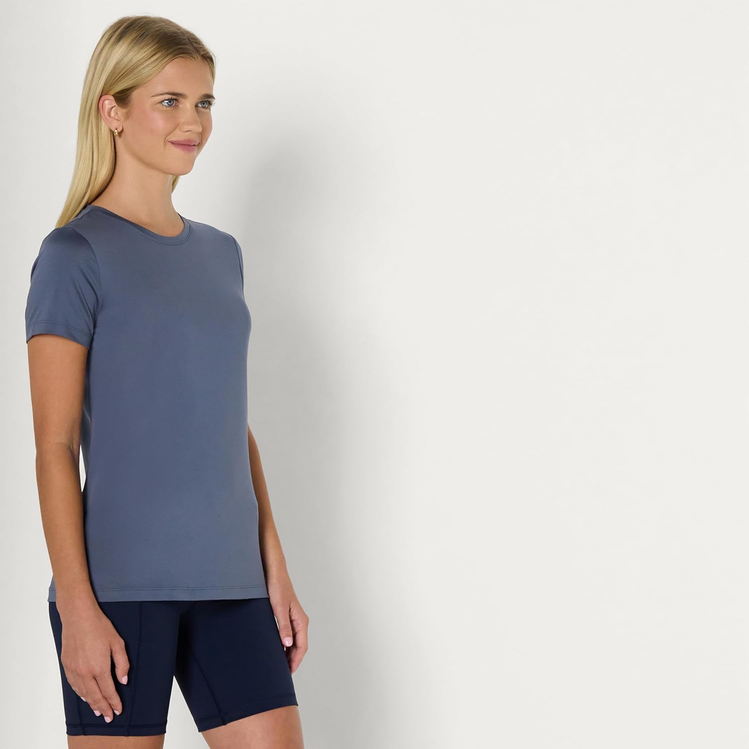 Thumbnail 1 de Amazon Essentials Damen Active Quick Dry Tech Kurzarm-T-Shirt mit Rundhalsausschnitt – Übergröße erhältlich