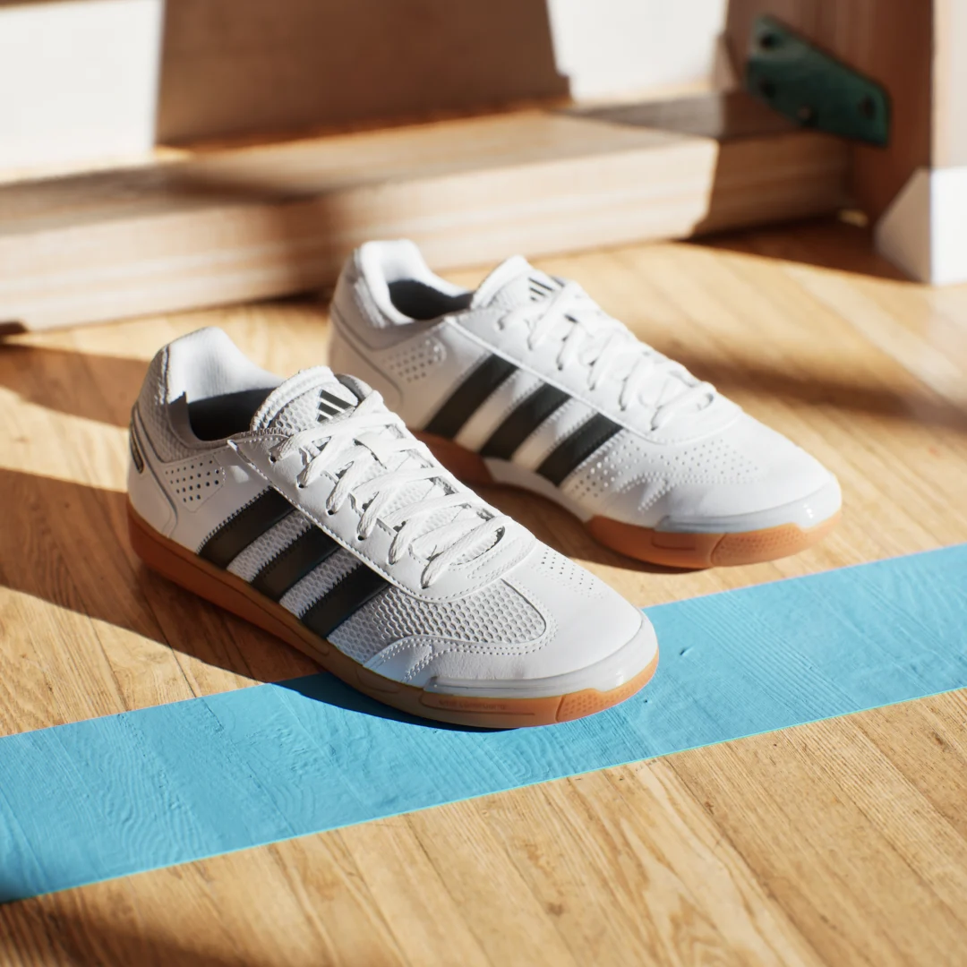 Detalle 2 de Adidas Spezial Light: Zapatilla de balonmano en blanco