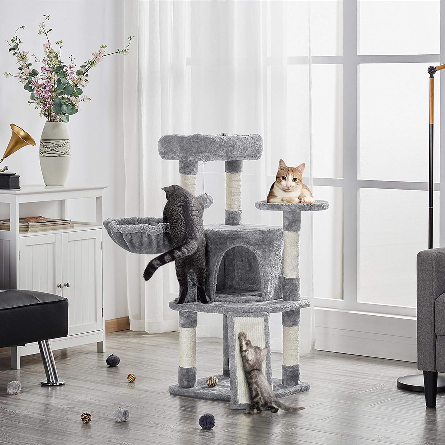 Detalle 2 de Yaheetech Albero Tiragraffi per Gatti con Ampio Trespol Grande, Cesto e Grotta – 43,5 × 43,5 × 106 cm, Grigio Chiaro