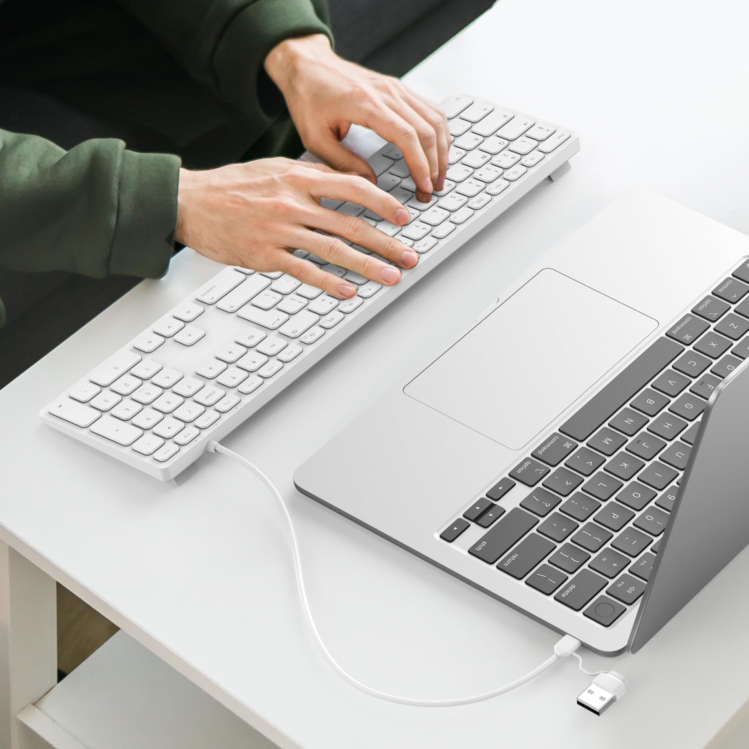 Detalle 2 de Wired Full-Size Keyboard for Mac OS with Numeric Keypad