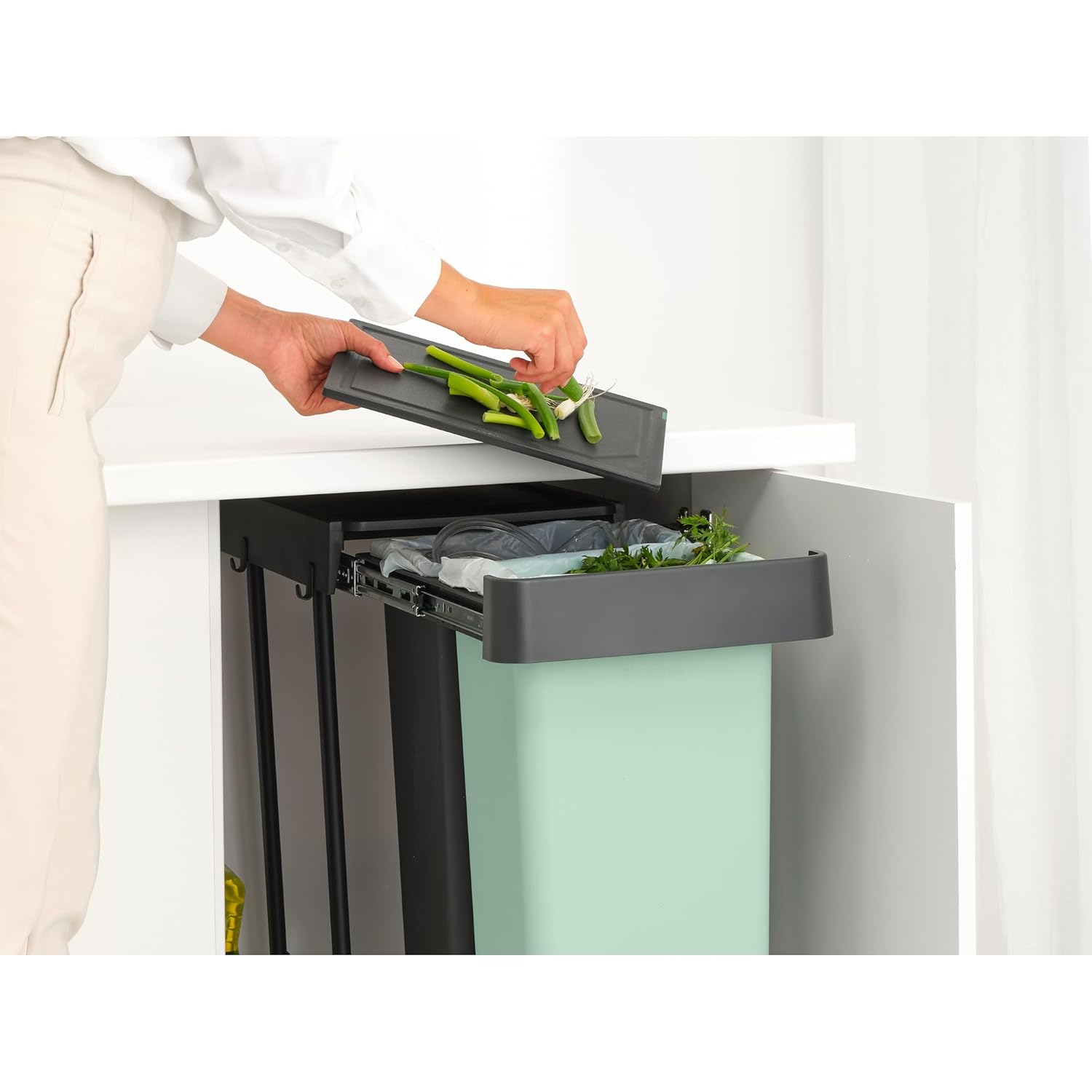 Thumbnail 6 de Brabantia Sort & Go Pull Out Bin: 2 x 30L Under-Sink Recycling Unit