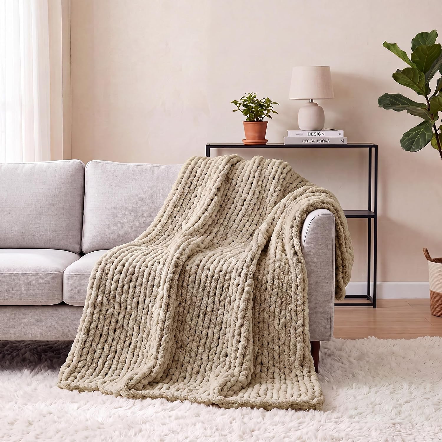 Detalle de iEGrow #10 Chunky Chenille Yarn, 8 Skeins, Khaki, 1-Inch Thick