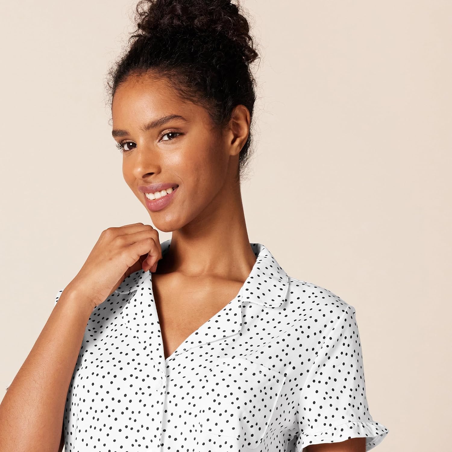 Thumbnail 3 de Amazon Essentials Damen Pyjama-Set aus Baumwoll-Modal mit Paspelierung und gekerbtem Kragen (Übergrößen verfügbar)