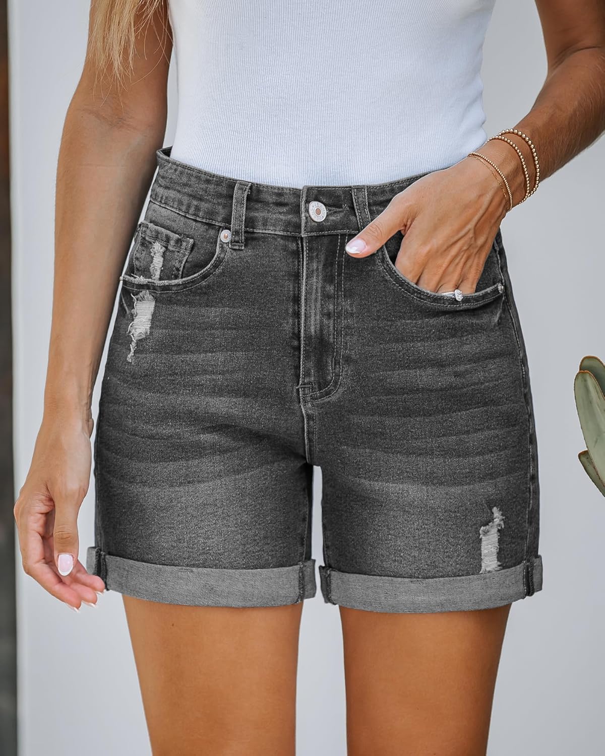 Thumbnail 1 de LookbookStore Women’s Stretchy High-Waisted Ripped Jean Shorts with Pockets (5.5" inseam)