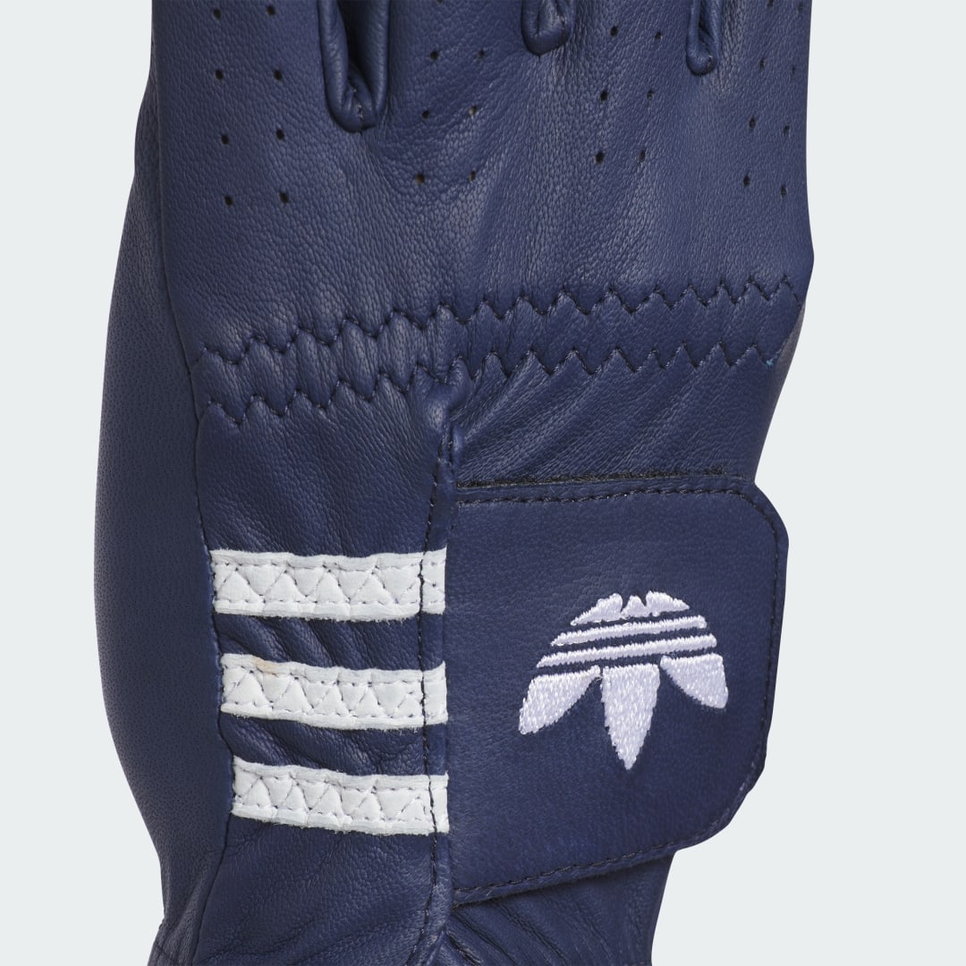 Detalle de Guante Originals Golf Leather de Adidas: comodidad y estilo en color Azul para golfistas