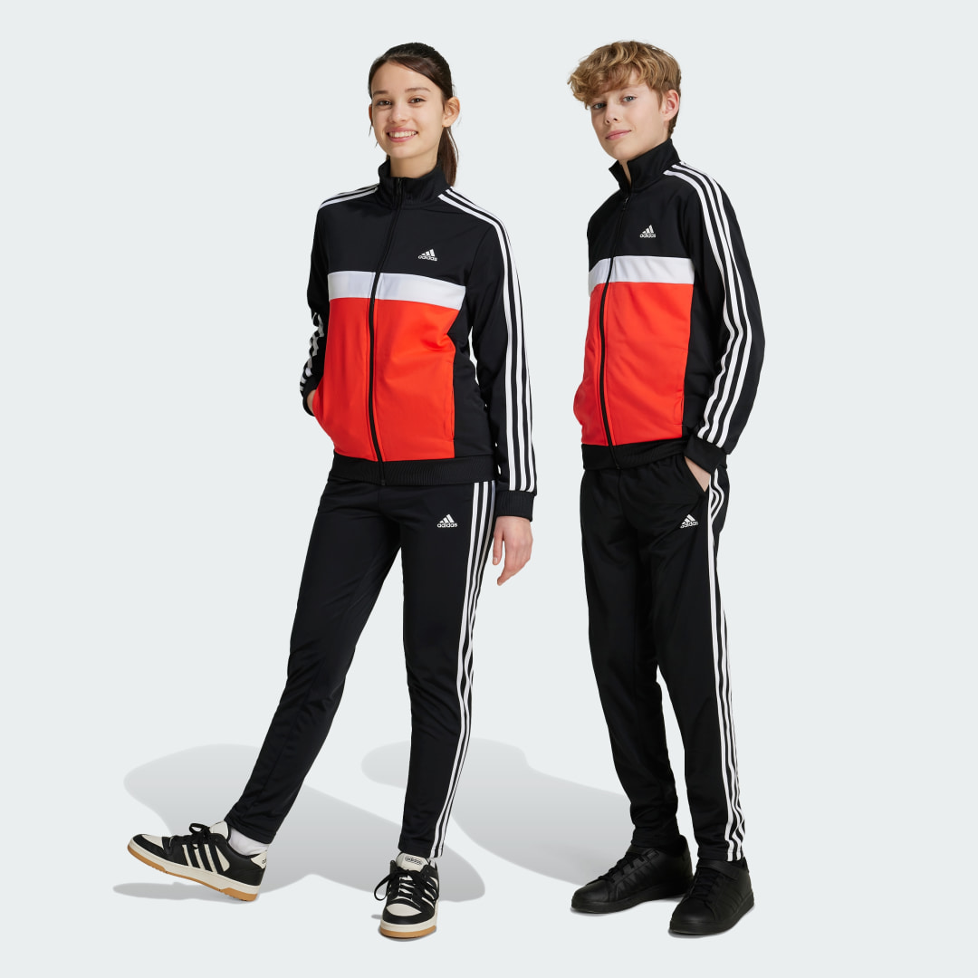 Detalle de Chándal Essentials Tiberio 3 bandas de Adidas – negro