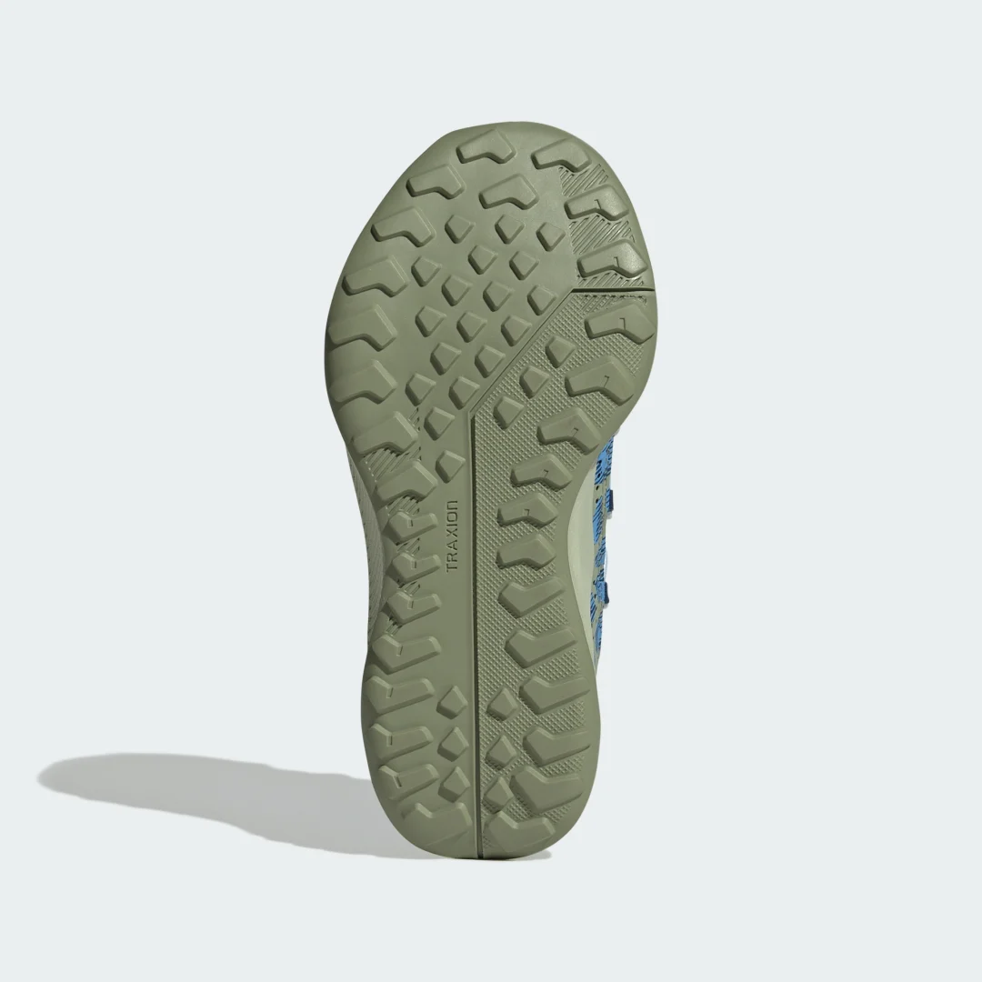 Detalle de Adidas Terrex Voyager 21 HEAT.RDY Travel: zapatilla versátil para viajes y urbano activo