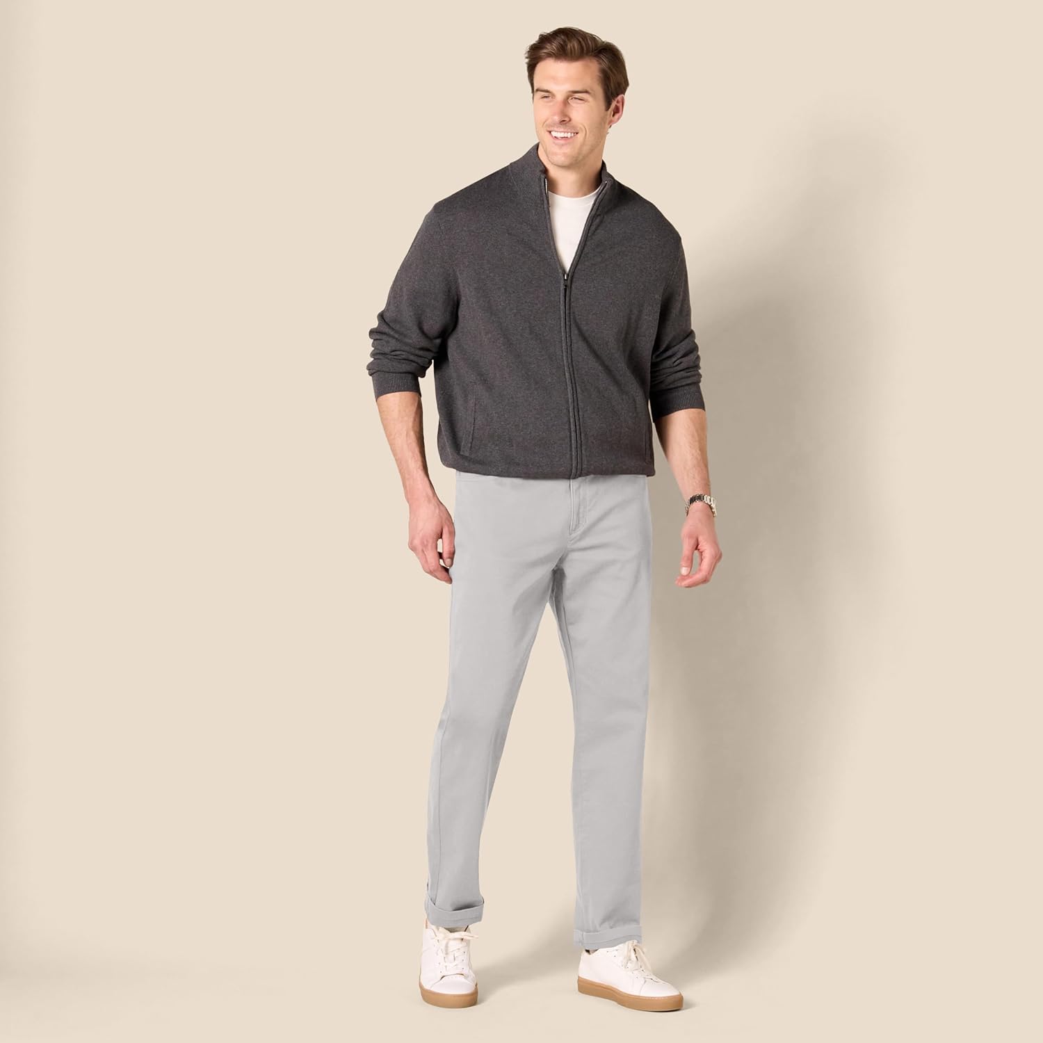 Thumbnail 6 de Amazon Essentials Men’s Straight-Fit 5-Pocket Stretch Twill Trousers