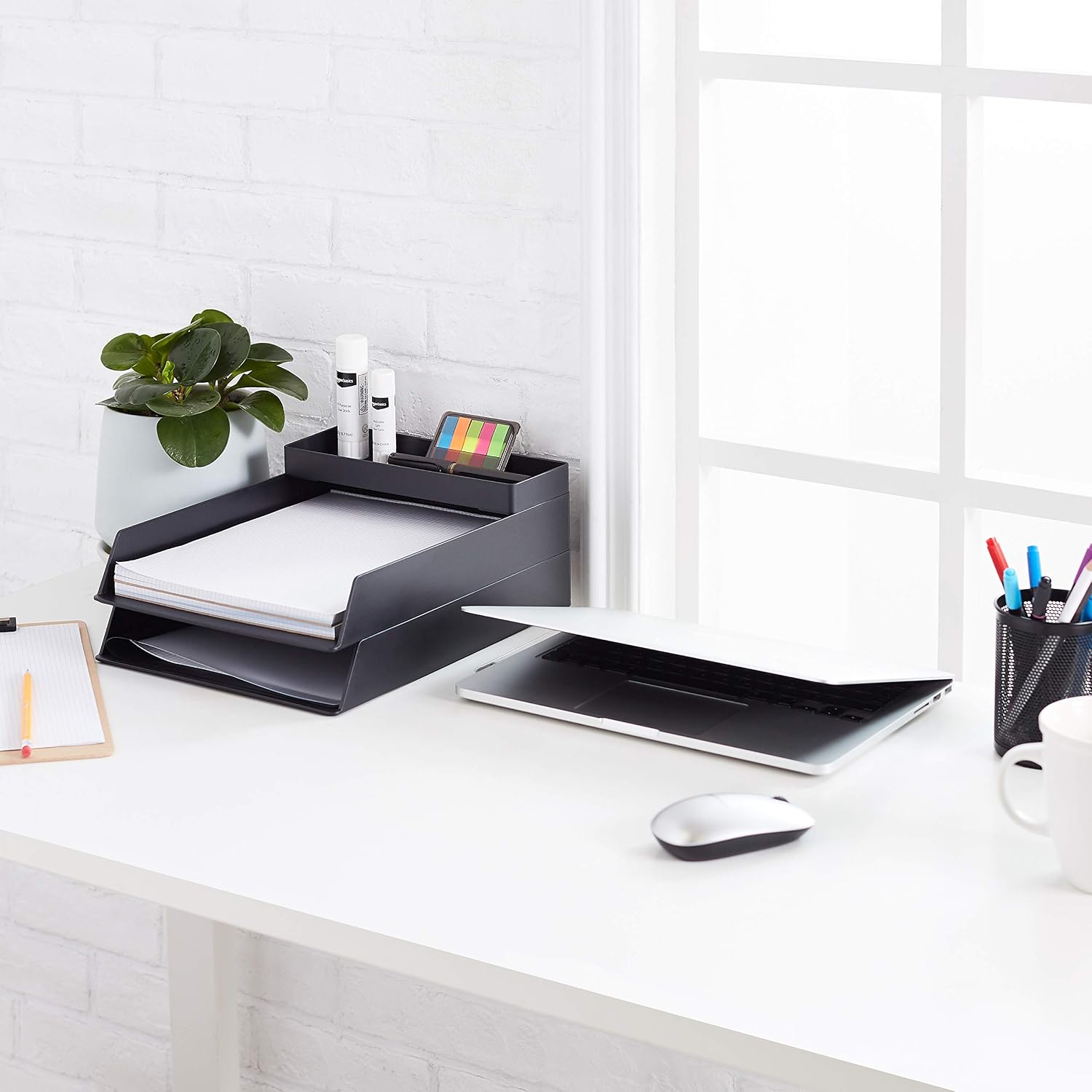 Thumbnail 4 de Amazon Basics Rectangular Plastic Desk Organizer (Half Accessory Tray)