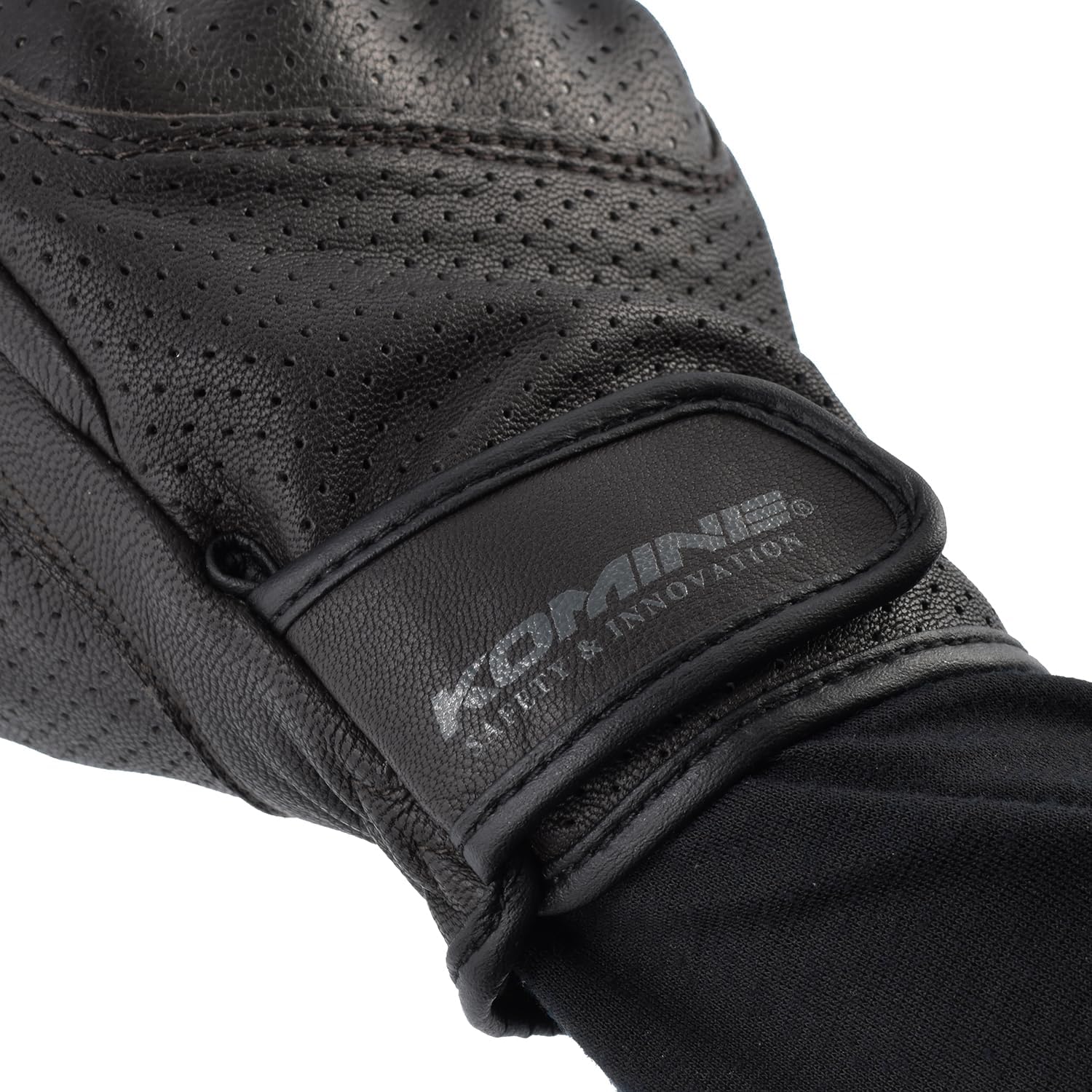 Detalle de コミネ GK-257 バイク用ベンティッドプロテクトレザーグローブ オリーブ 3XL、パンチングレザー・ナックルプロテクター内蔵