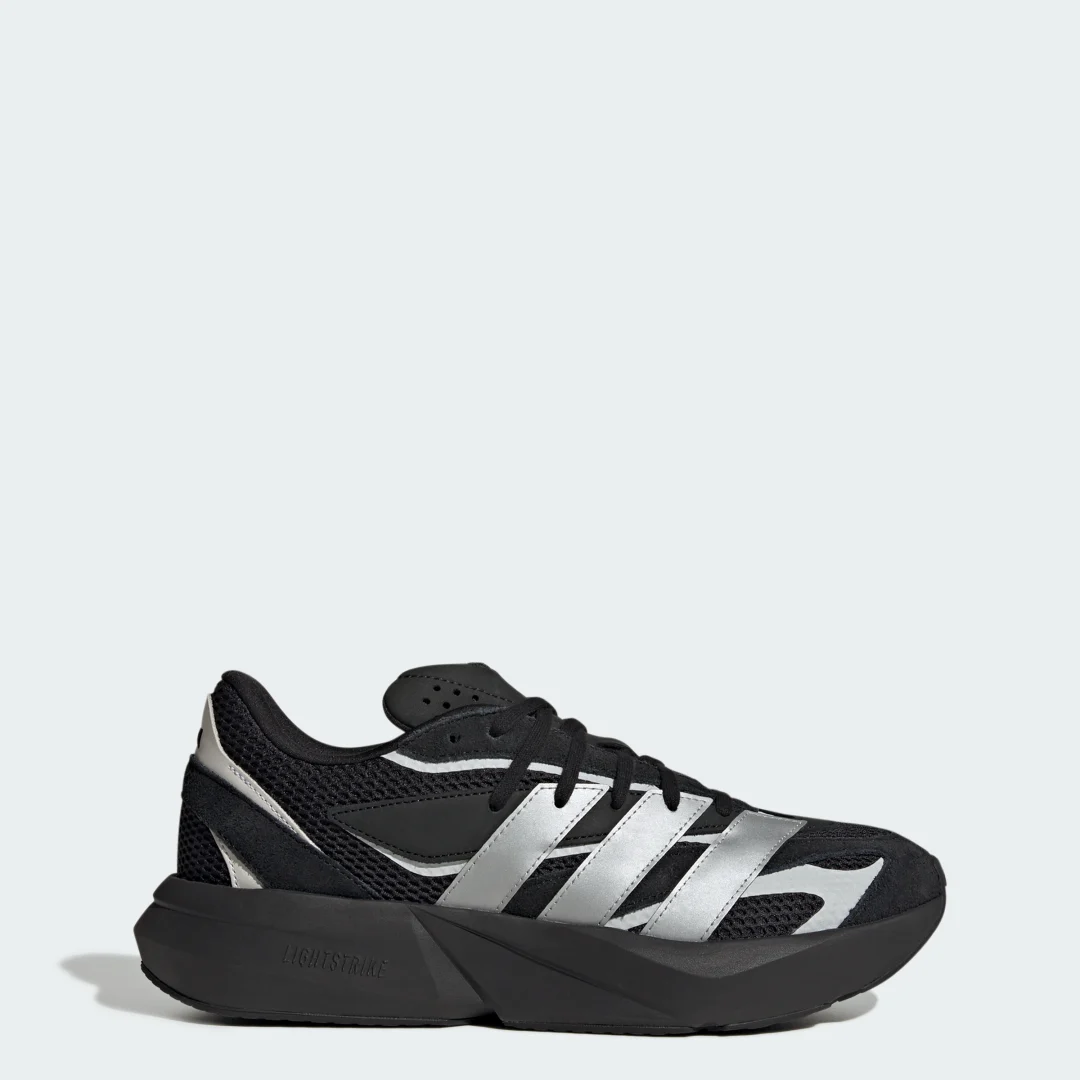 Detalle de Adidas Zapatilla Lightblaze negra: comodidad para uso diario y entrenamiento ligero