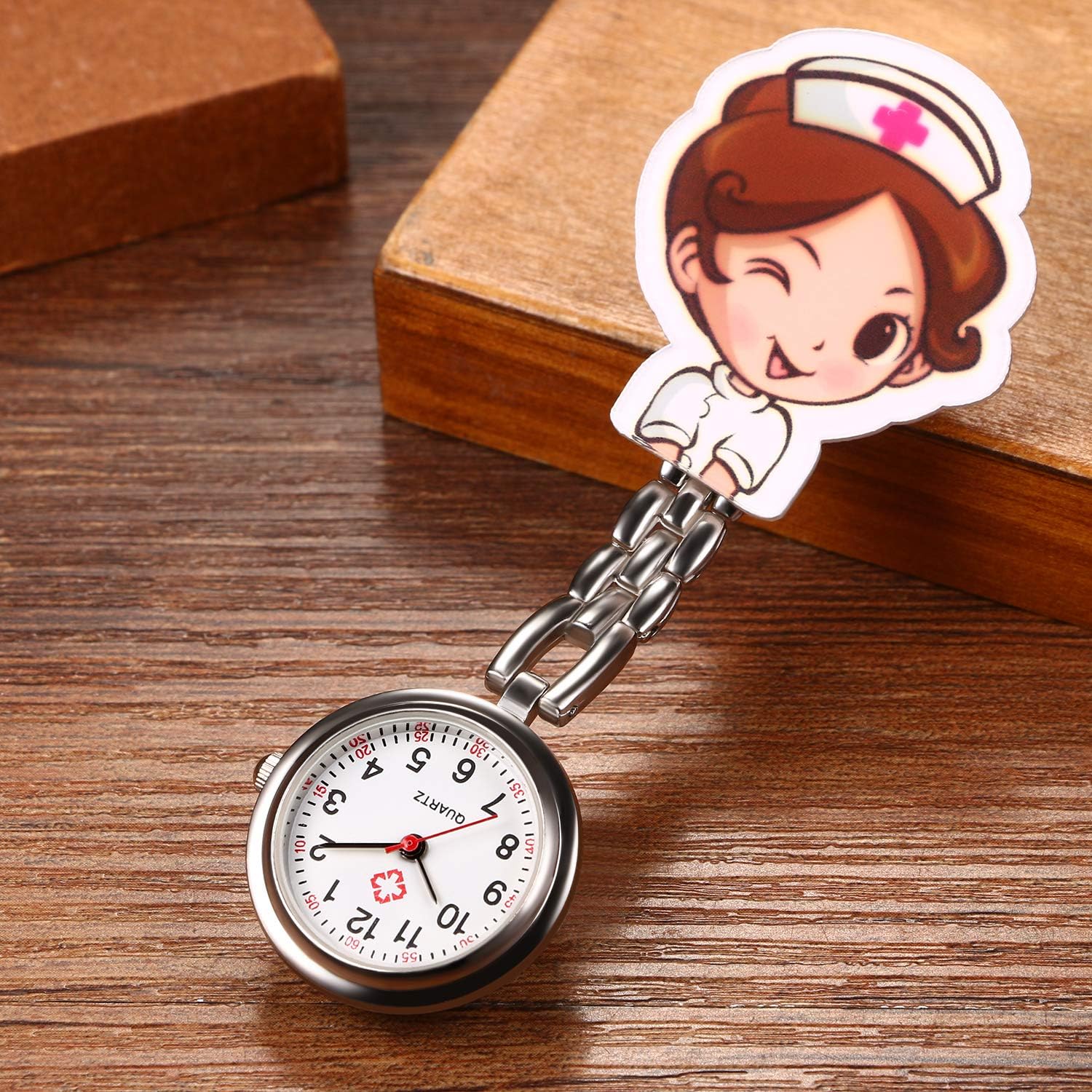 Detalle 2 de Avaner Krankenschwesteruhr Cartoon Taschenuhr mit Clip – präzise Quarz-Uhr für Klinikpersonal