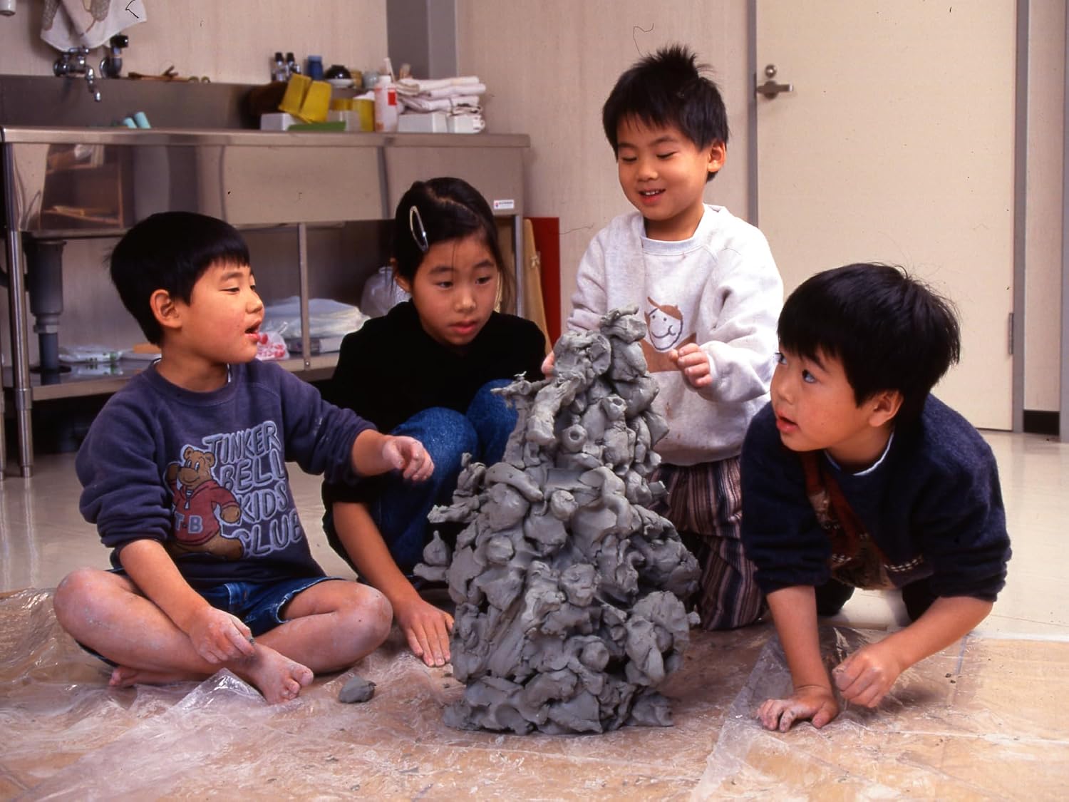 Detalle de 中部電磁器工業(CEC) CEC20013 彫塑用土粘土 10kg 可塑性・再利用可能