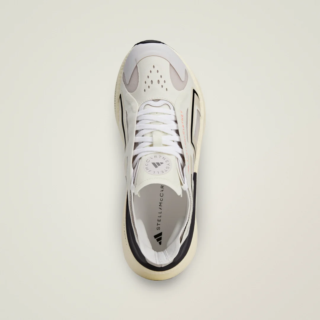 Detalle 2 de Zapatilla Ultraboost 5 Adidas by Stella McCartney – Beige