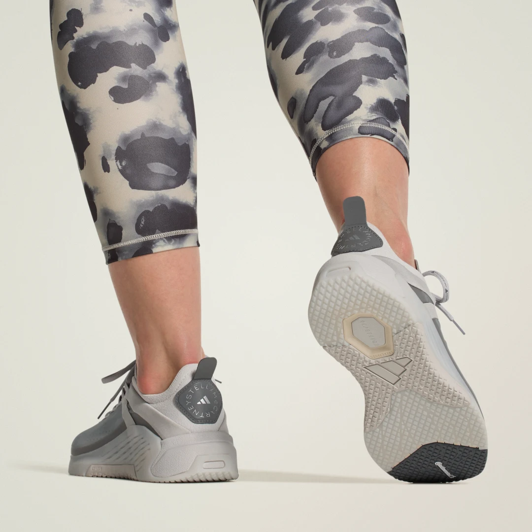Detalle de adidas by Stella McCartney DROPSET 4 Training Shoe: ficha de decisión de compra