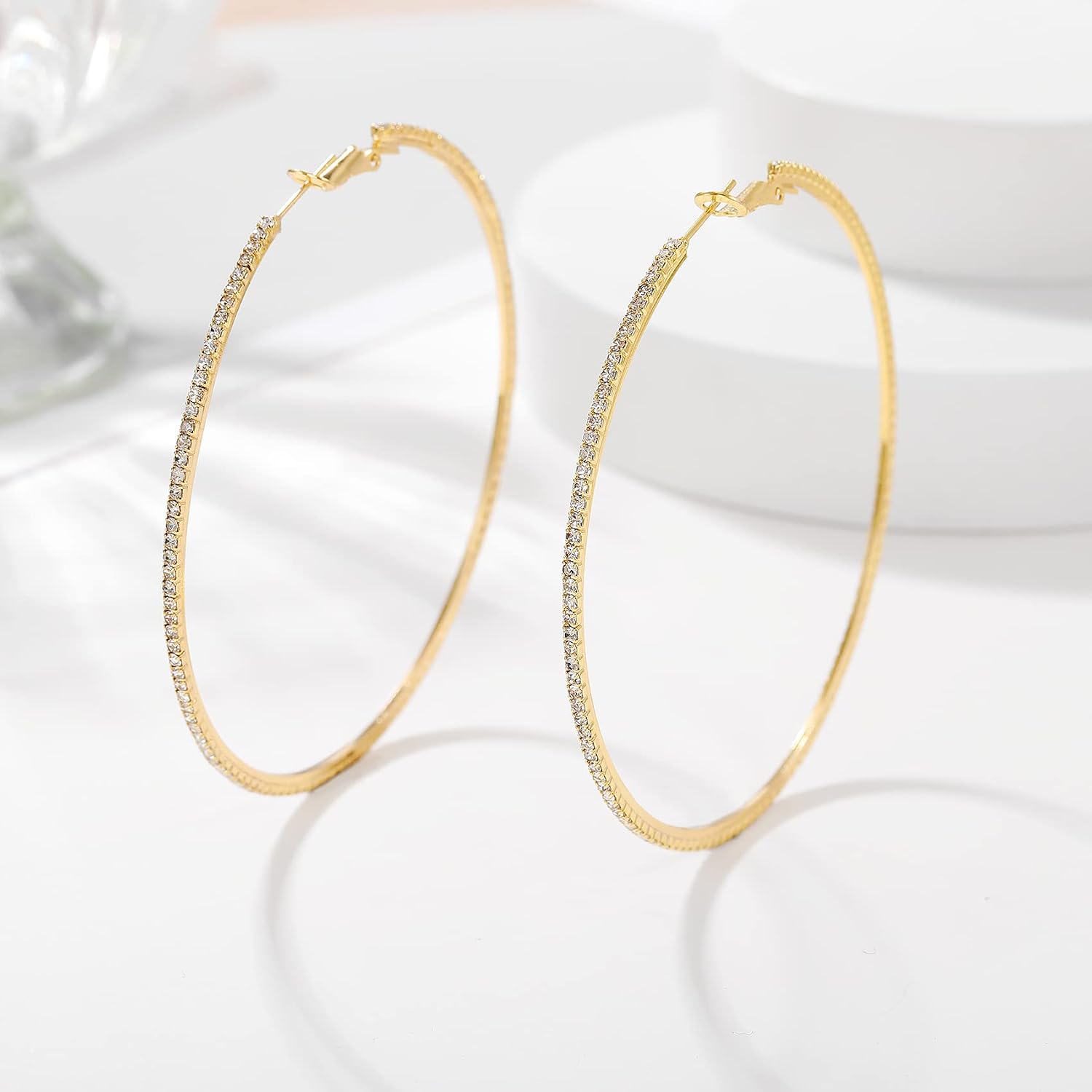 Detalle 2 de MOROTOLE 14K Gold Strass Creolen – große Rhinestone Hoop Ohrringe (20–70 mm), hypoallergen