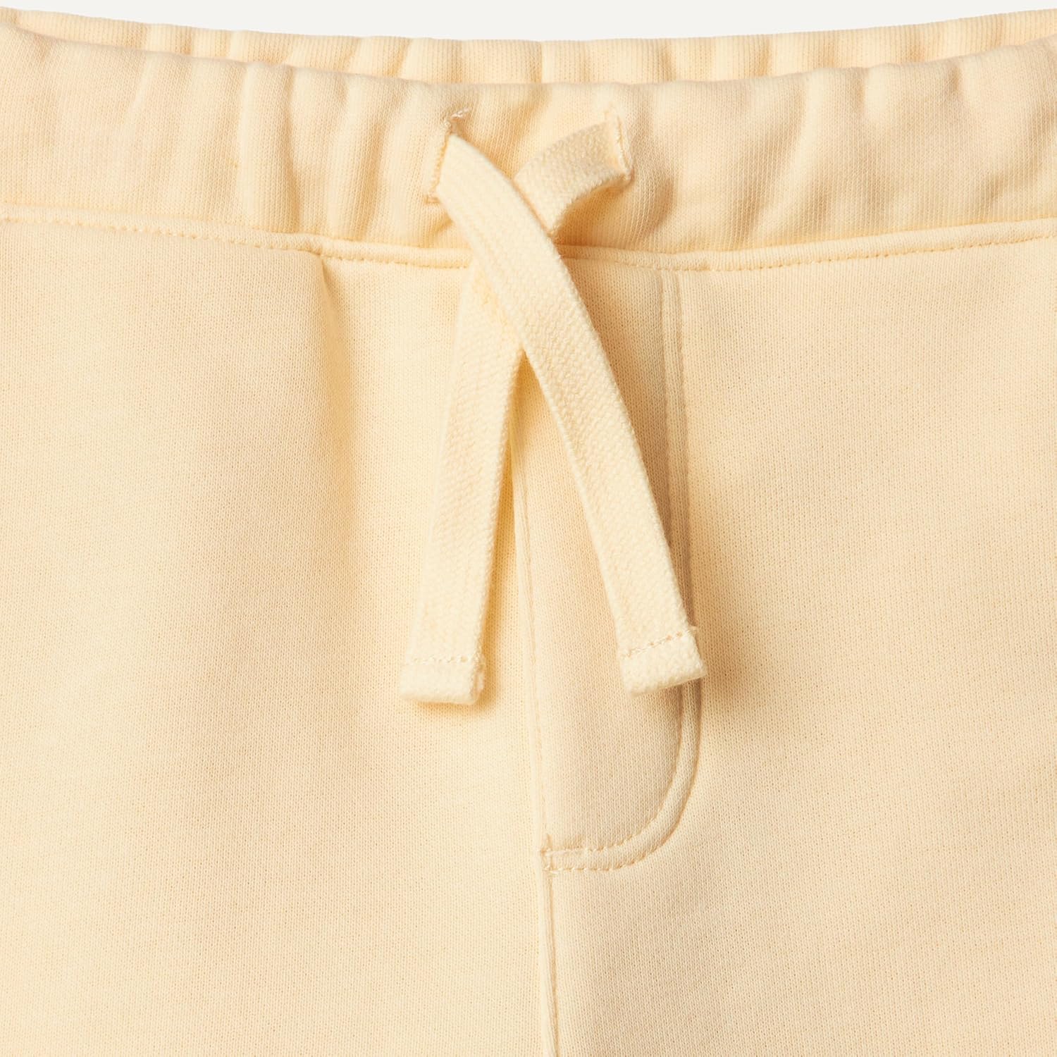 Thumbnail 4 de Amazon Essentials x Sofia Grainge Baby Boys’ Pull-On Knit French Terry Shorts, Pack of 2