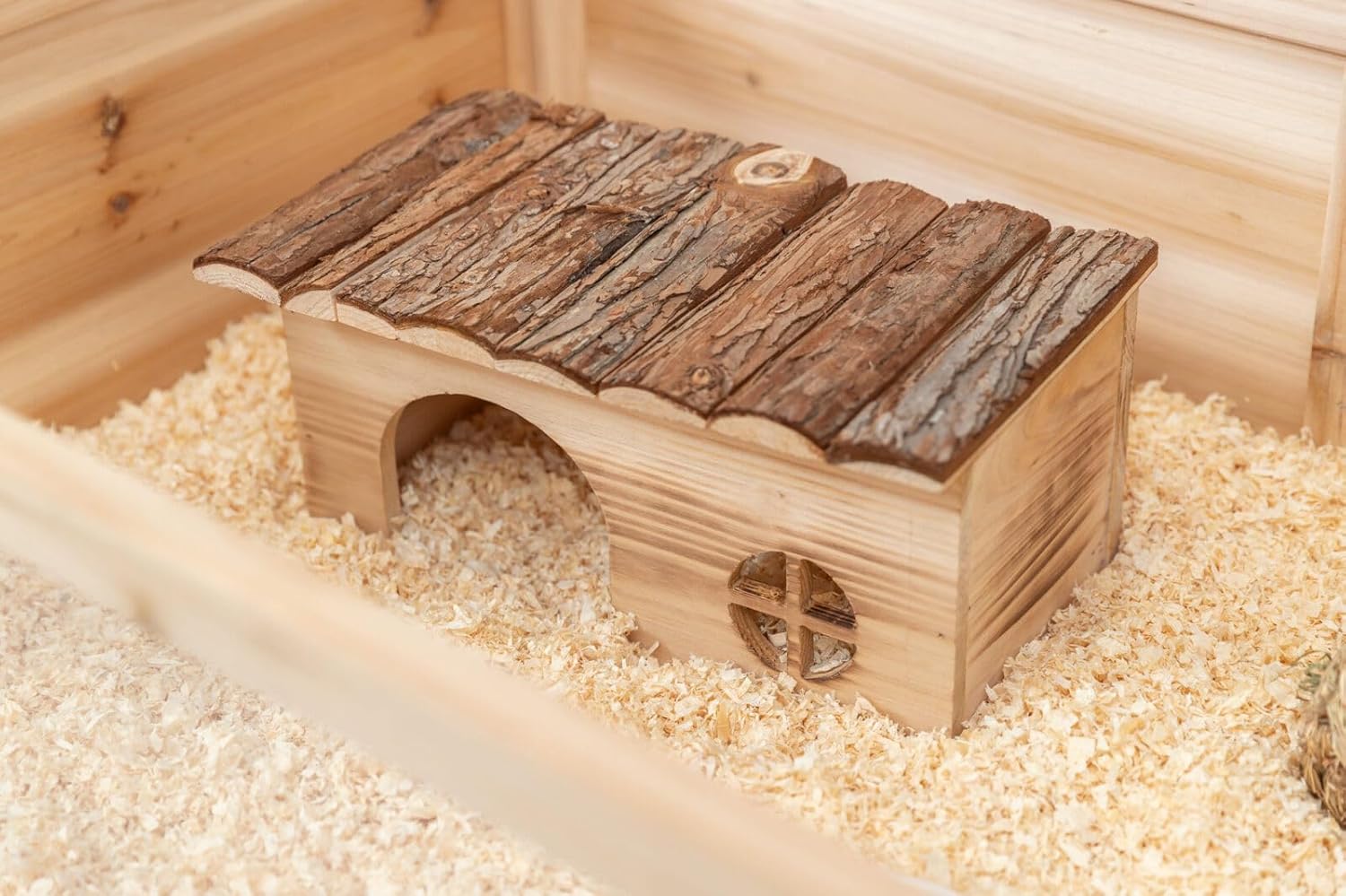 Detalle 2 de Trixie 61974 Natural Living Haus Grete geflammt, 35 × 18 × 20 cm