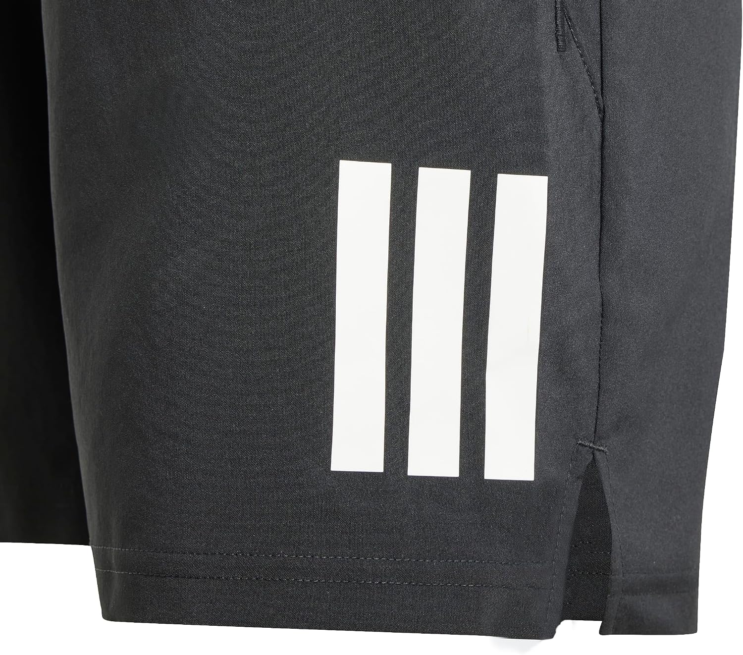 Detalle de adidas Boys Club Tennis 3-Stripes shorts 13
