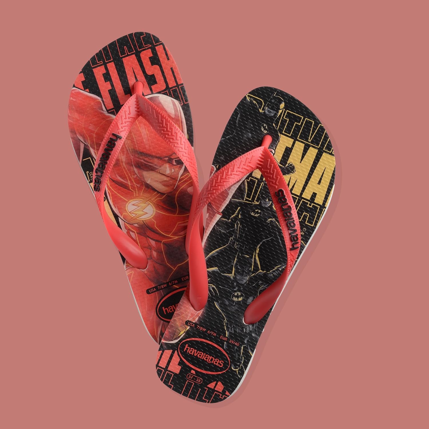 Detalle de Havaianas Top Heróis DC Mixte – Tongs pour garçons et hommes, style comics et confort durable