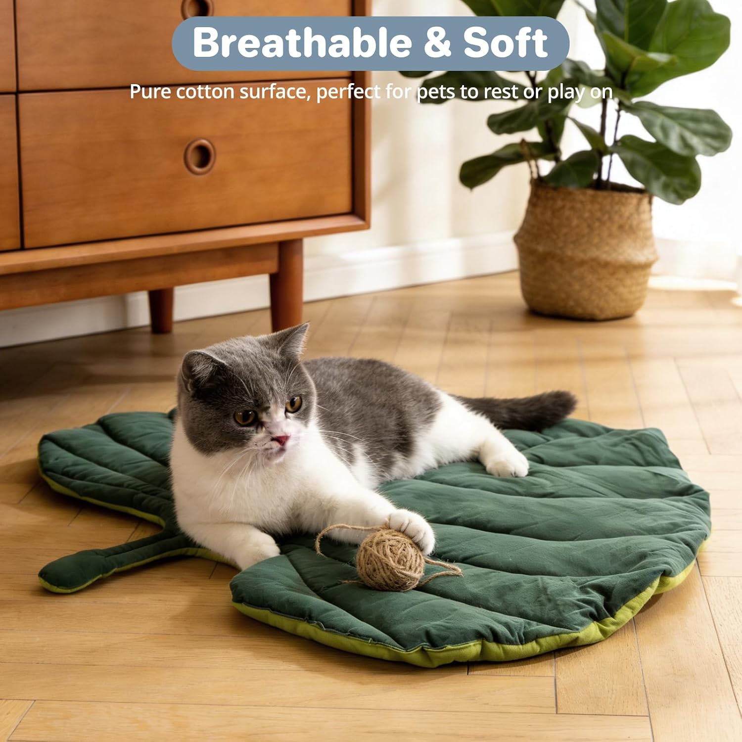 Detalle de Luvore Leaf Shaped Cat Mat (63x63 cm): cosy cotton bed for indoor cats and small dogs