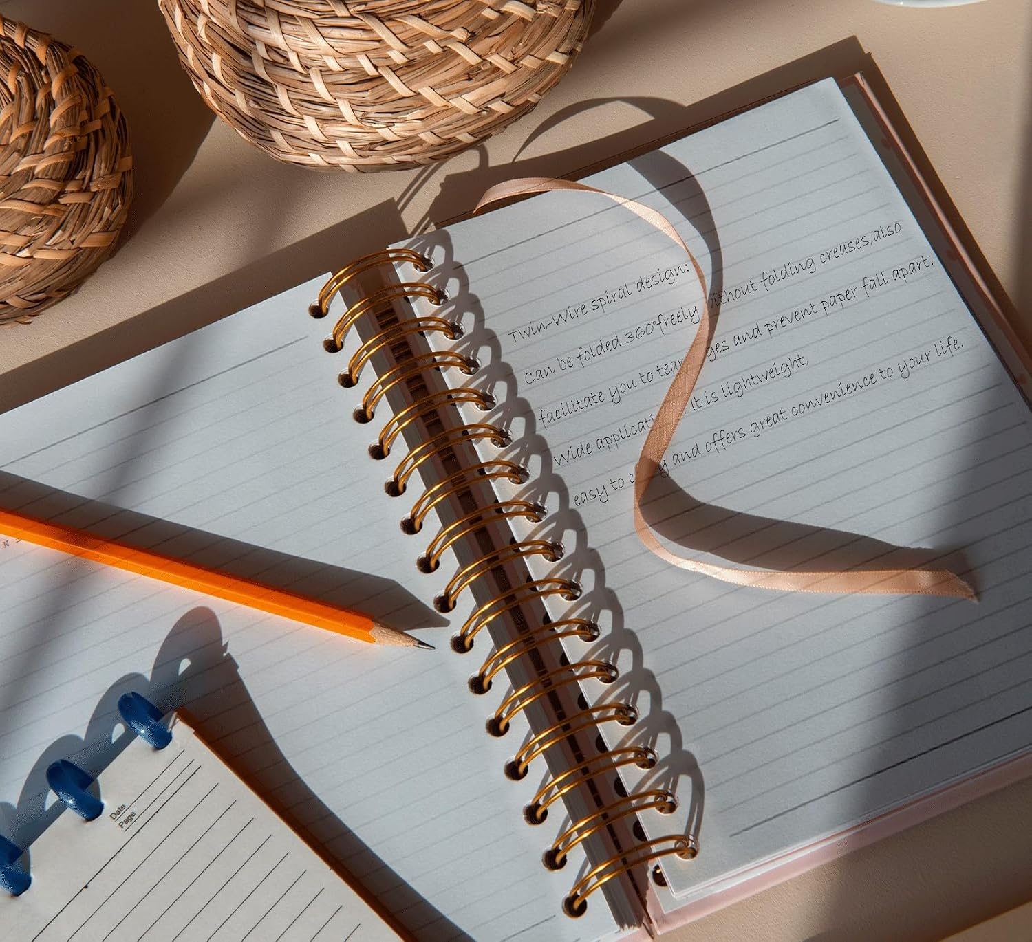 Detalle 2 de Dejfel Spiral Notebook, Raccoon Lemon Design