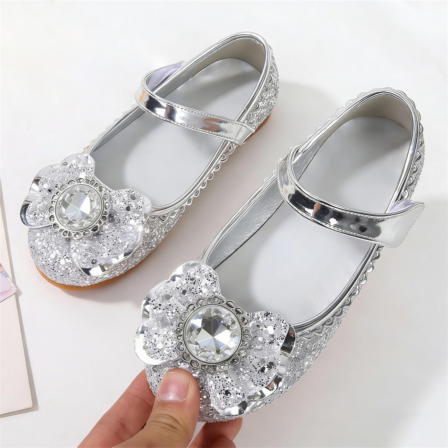Thumbnail 4 de FStory&Winyee Mädchen Prinzessin-Sandalen mit Glitzer, Kristall-Optik & Elsa-Brosche (Zubehör für Kostüm, Karneval & Party)
