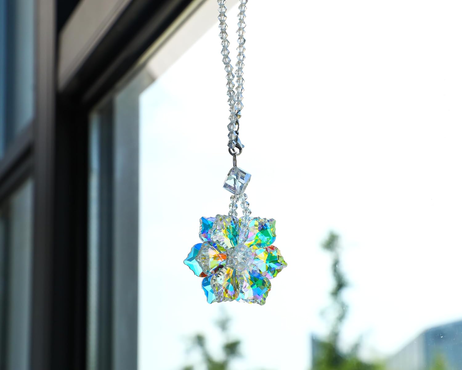 Detalle 2 de H&D HYALINE & DORA Crystal Snowflake Suncatcher window hanging ornament for car mirrors