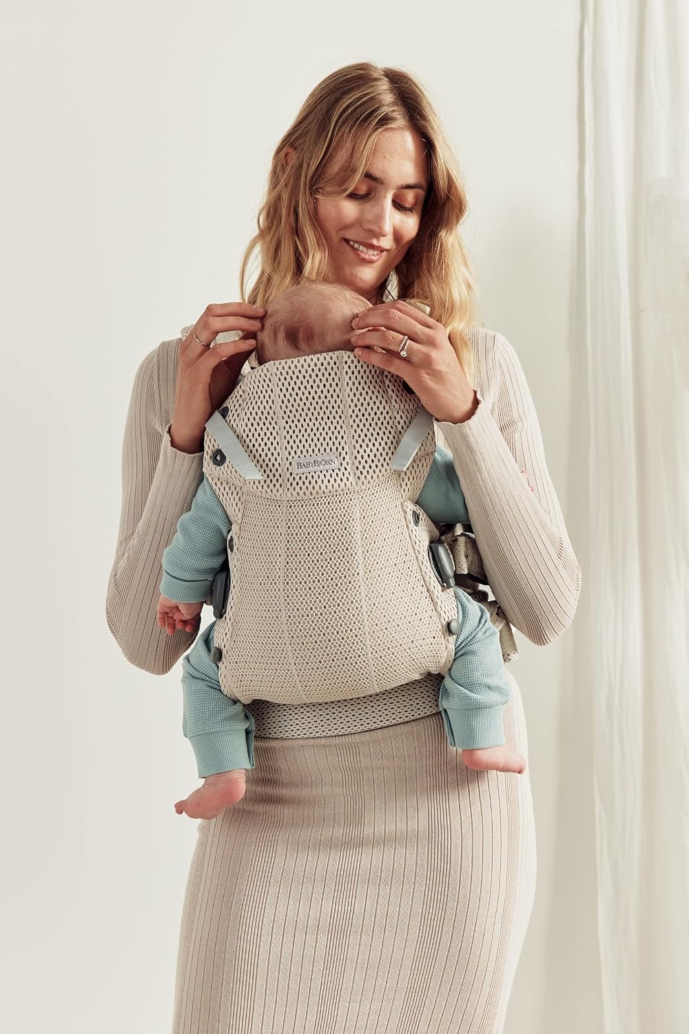 Detalle 2 de BabyBjörn Baby Carrier Harmony (3D Mesh) in Cream