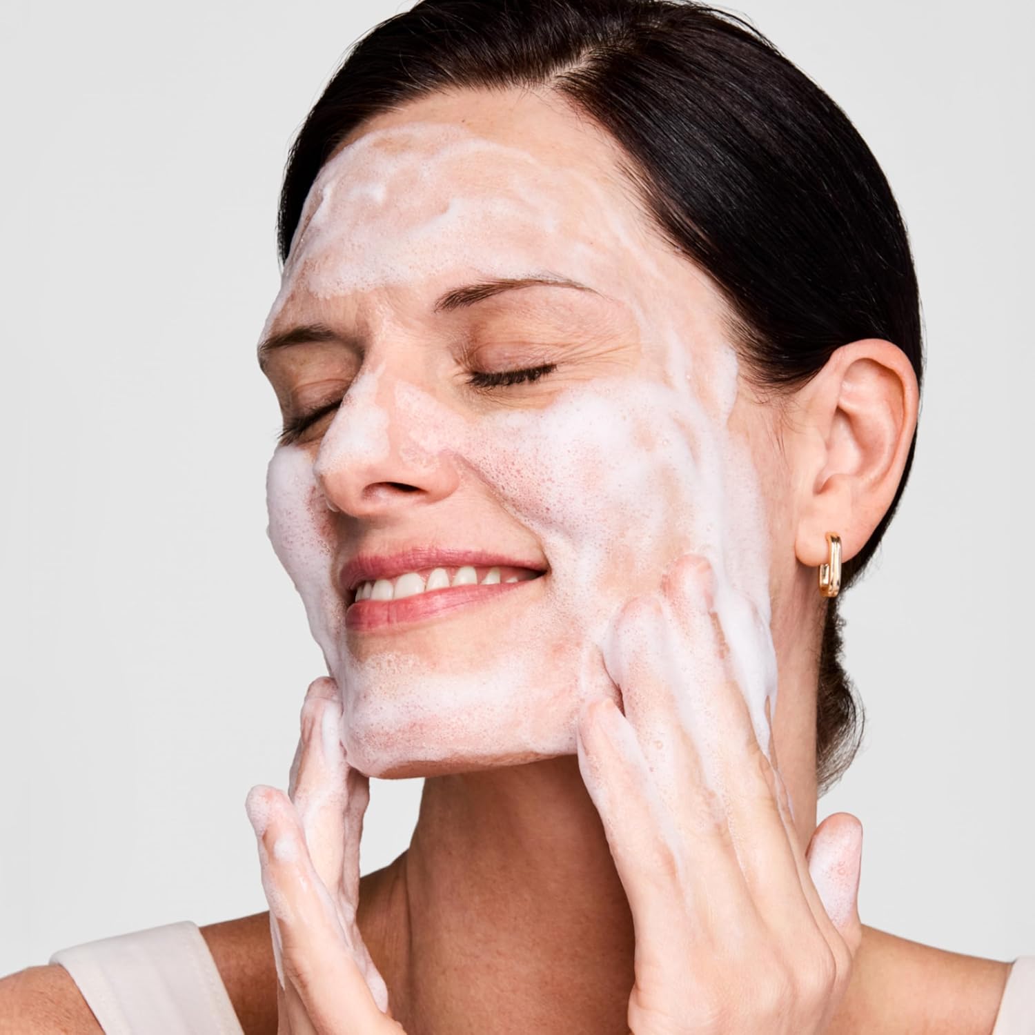 Detalle 2 de Estée Lauder Perfectly Clean Multi-Action Foaming Cleanser and Purifying Mask for Normal/Combination Skin, 150 ml