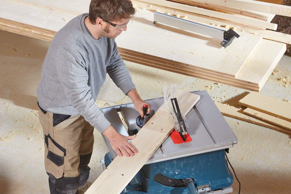 Detalle de Bosch Professional scie sur table GTS 635-216 : Puissance et précision pour vos découpes