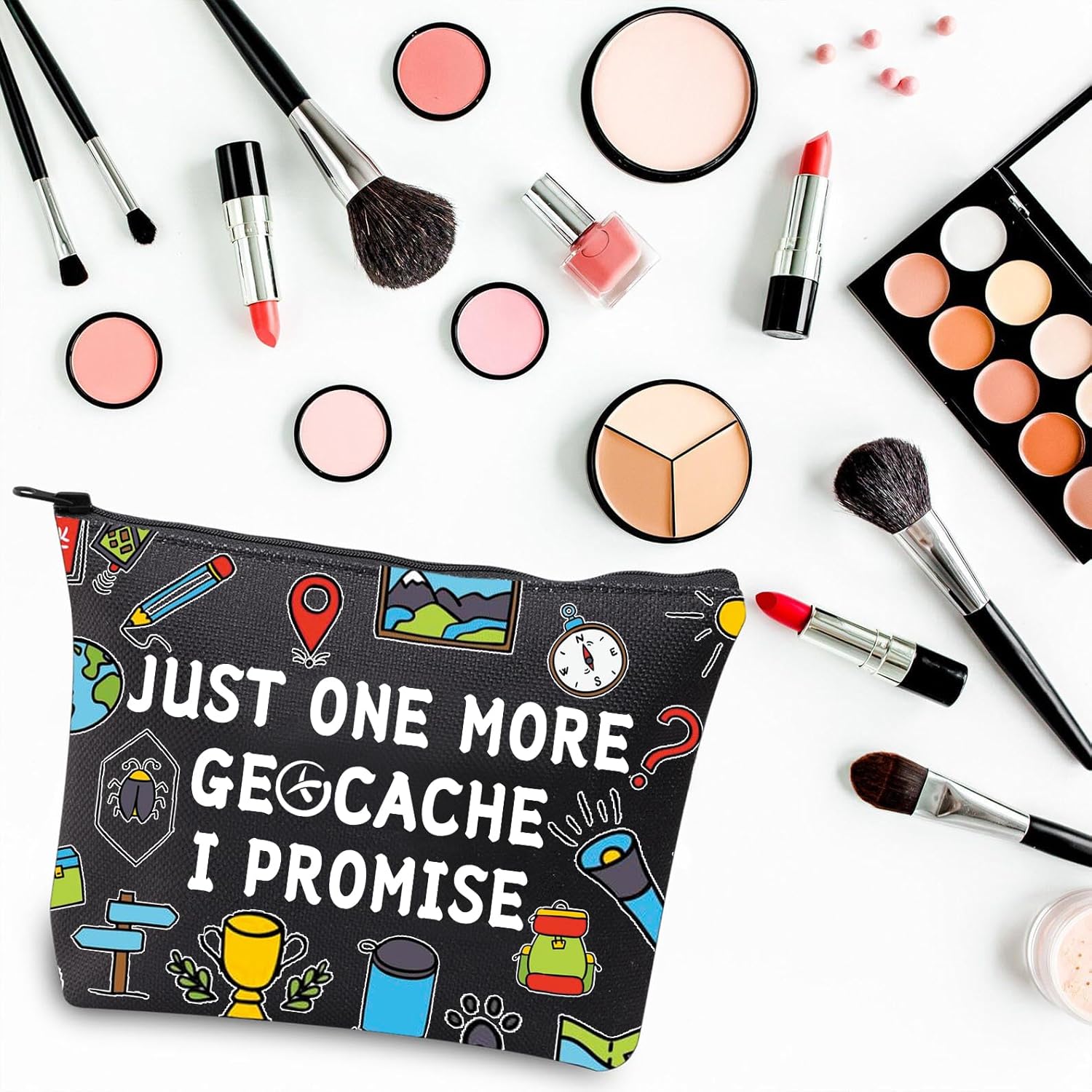 Detalle de PLITI Funny Geocaching Gift Makeup Bag – Just One More Geocache I Promise