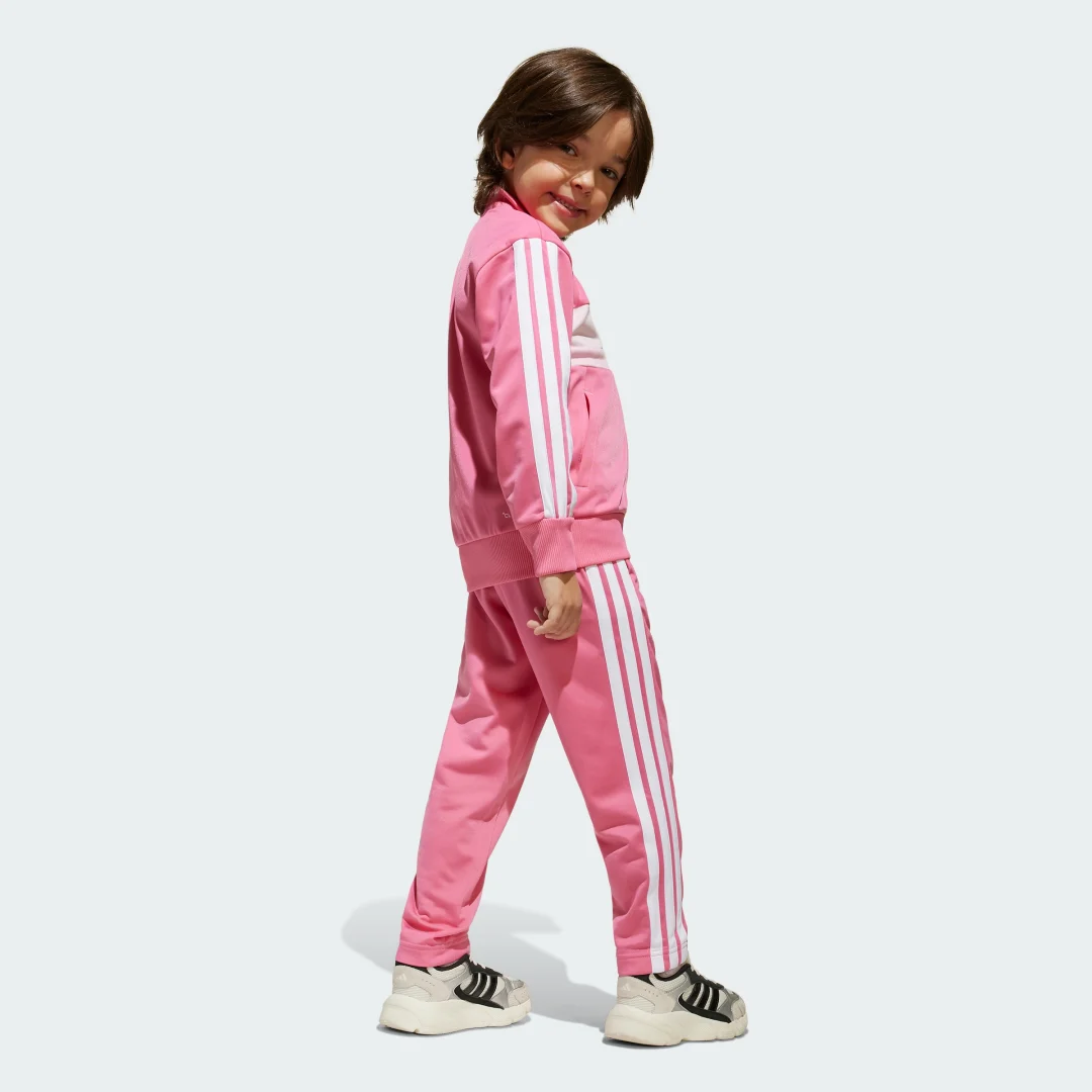 Detalle de Chándal Seasonal Essentials Tiberio Tricot 3 bandas (Niños) – Adidas