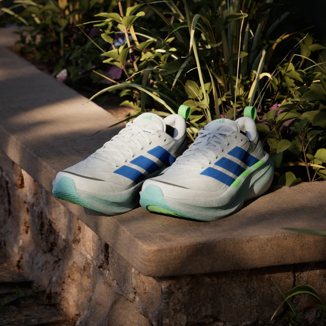 Detalle 2 de Adidas Supernova Glide: zapatilla de running en blanco para entrenamientos diarios