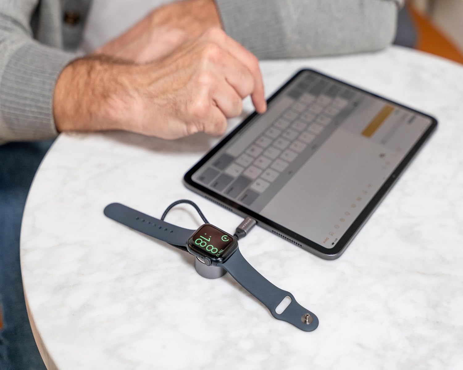 Detalle de Satechi Caricatore magnetico USB-C per Apple Watch (5W) + cavo intrecciato 19 cm, certificato MFi