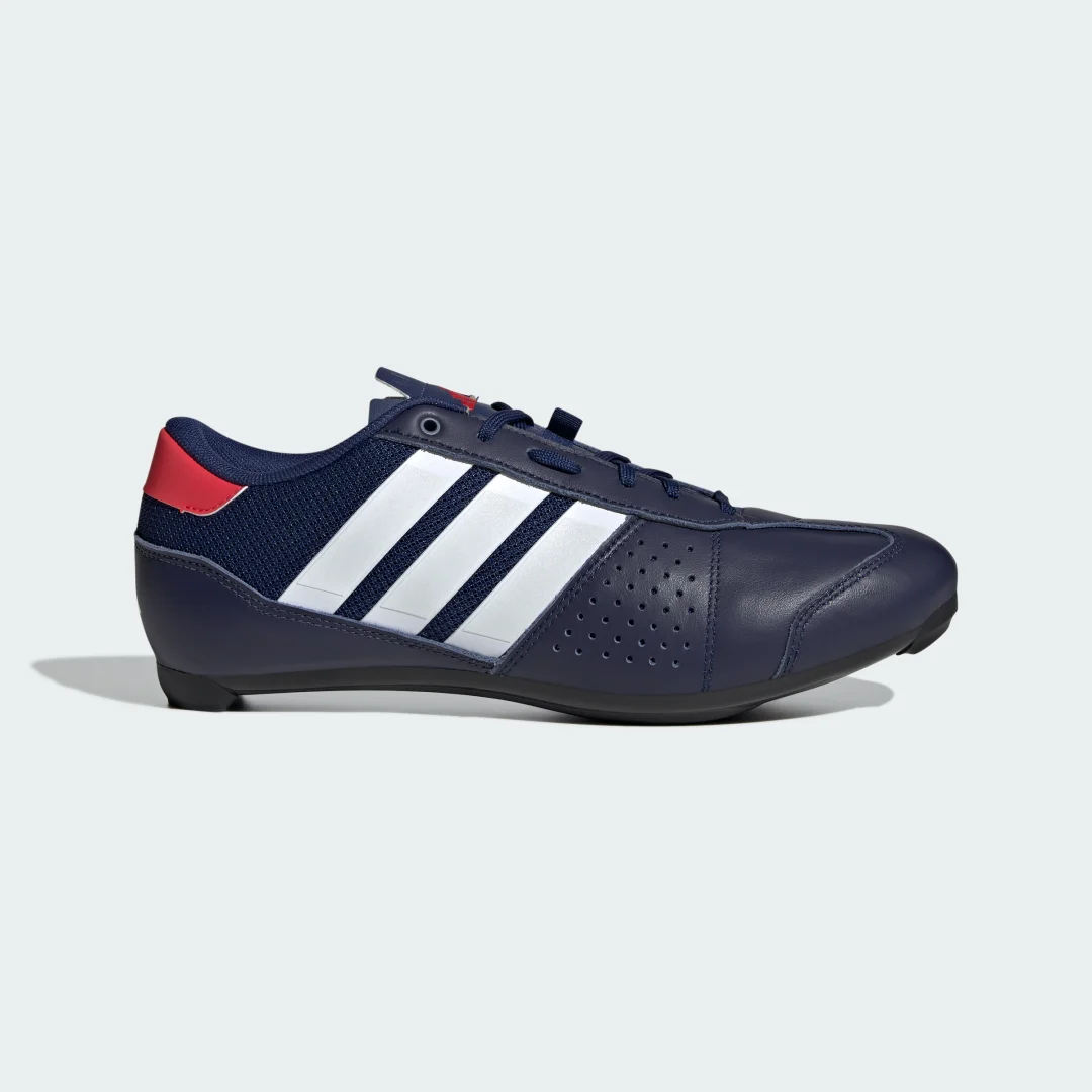 Detalle de Zapatilla de ciclismo Heritage Road de Adidas — comodidad y estilo para salidas en carretera