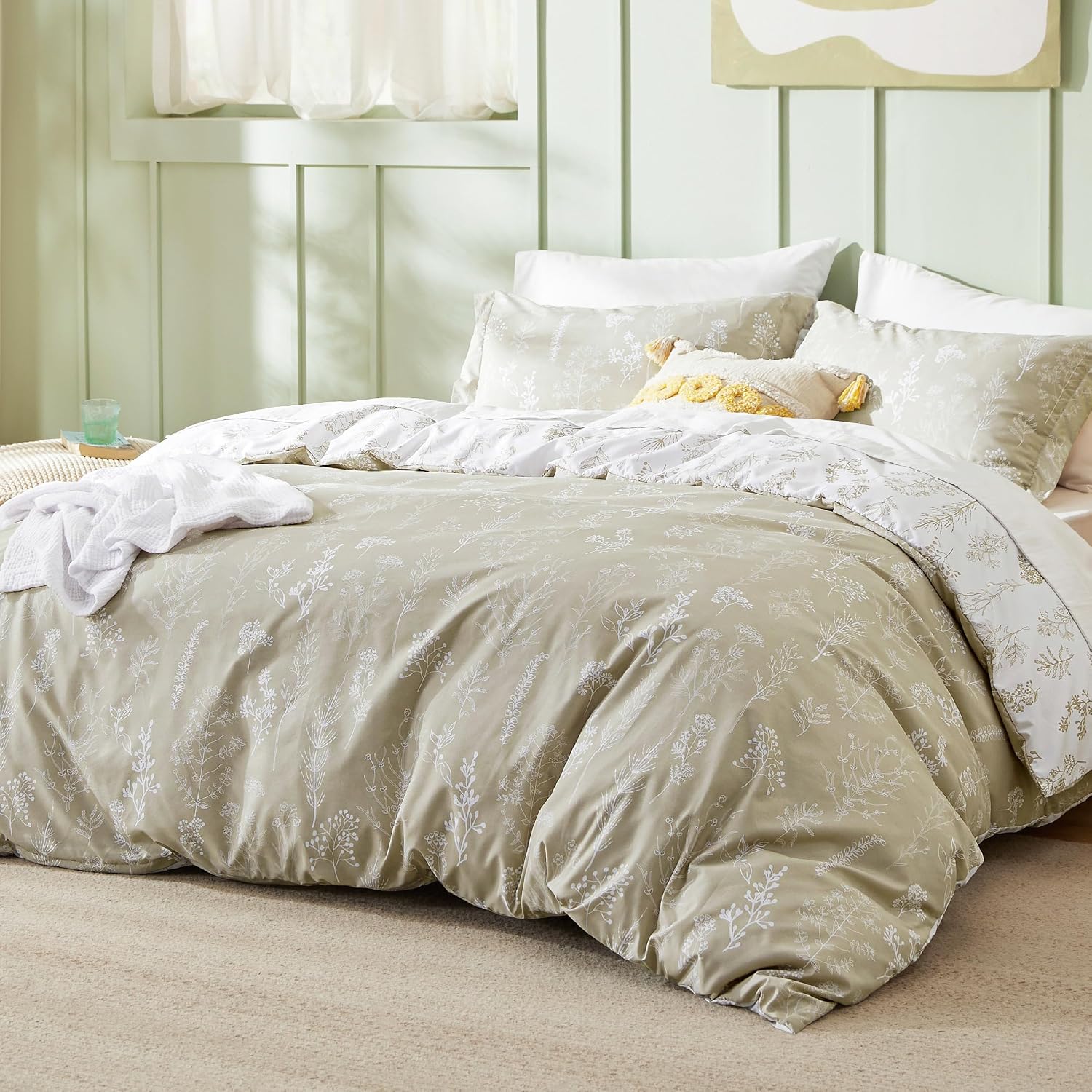 Detalle de Bedsure Floral Comforter Set, King Reversible Bedding with Down-Alternative Fill