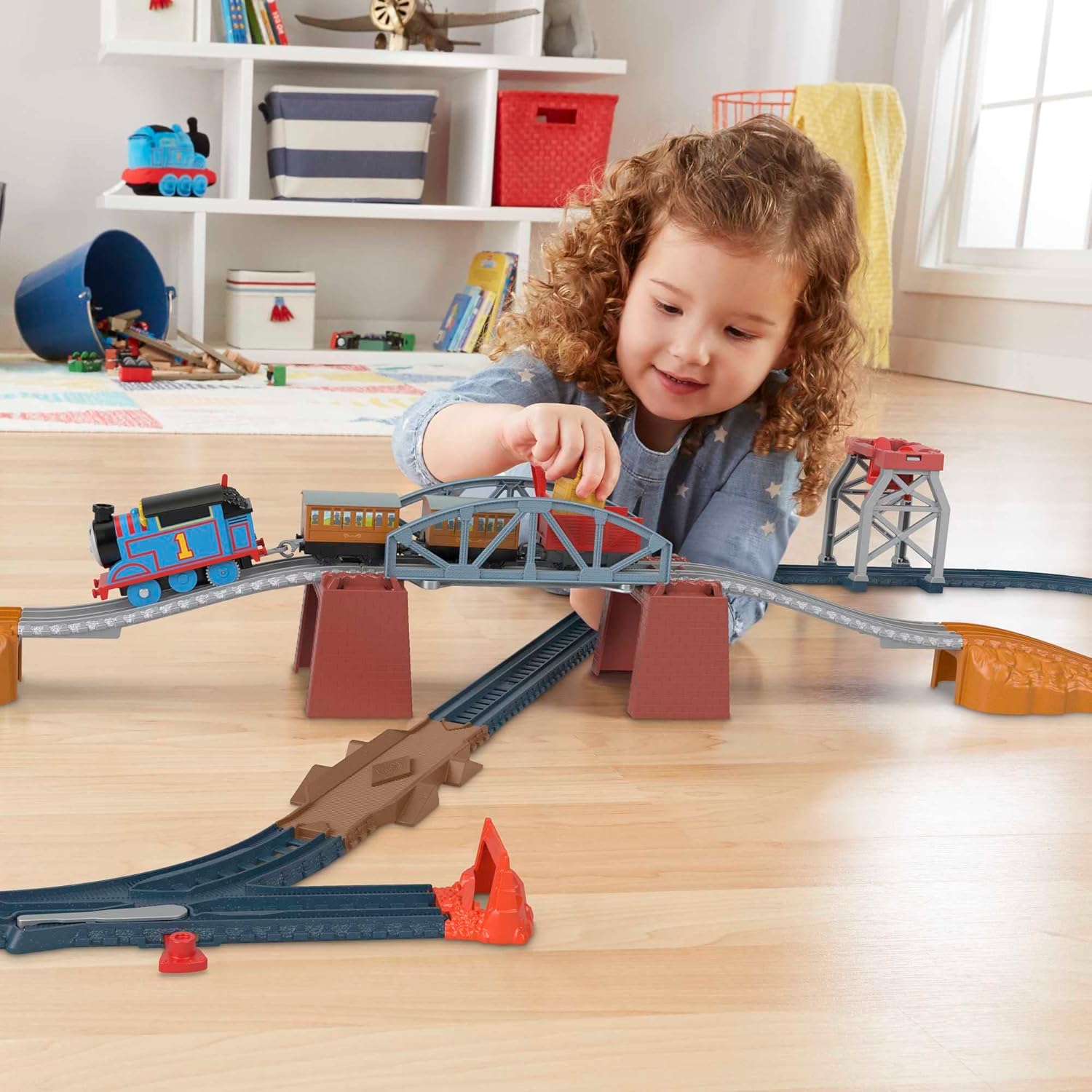 Detalle de Fisher-Price Thomas & Friends 3-in-1 Package Pickup Train Set with motorised Thomas (ages 3+)