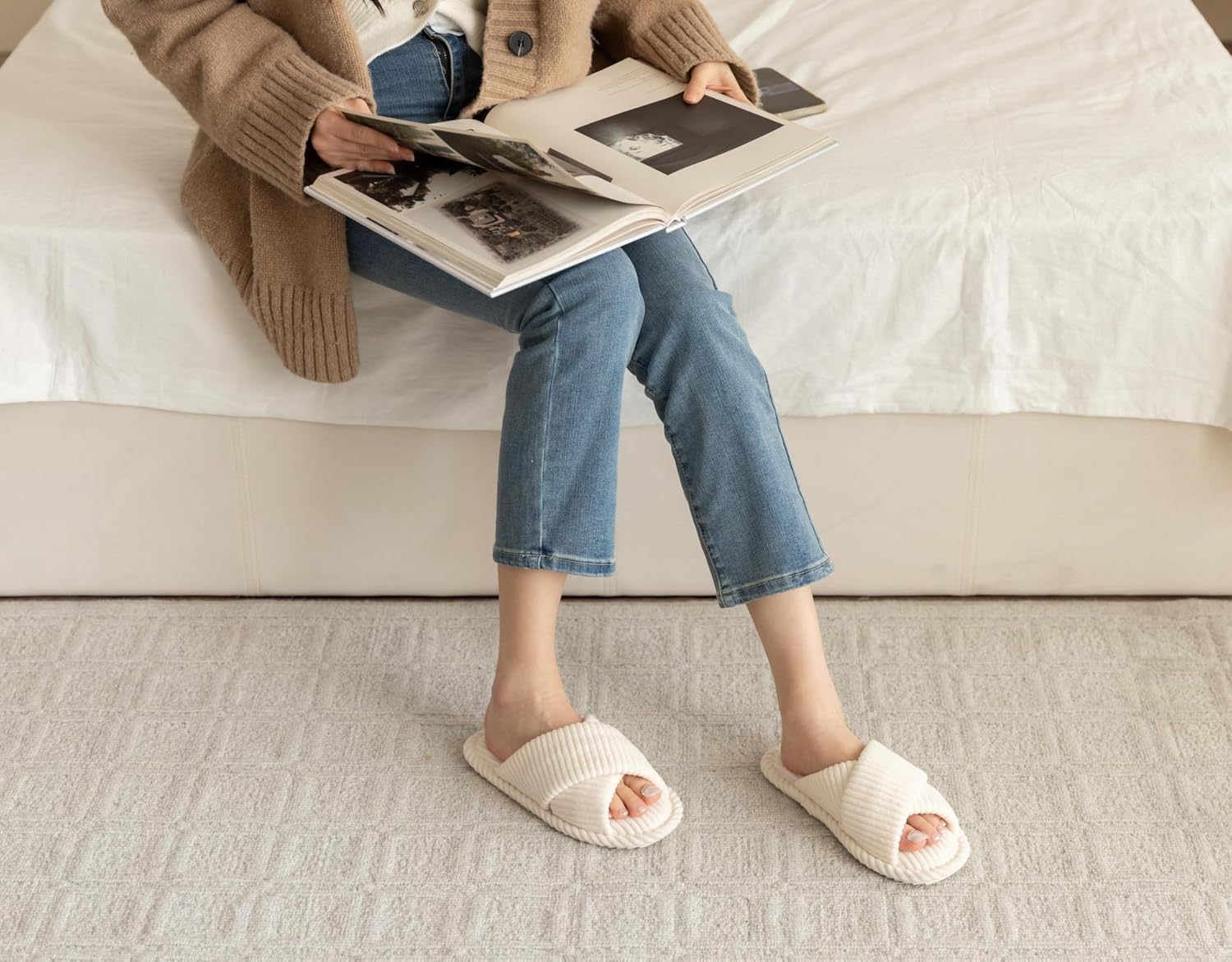 Thumbnail 1 de GOEWY Chaussons femme en velours côtelé à mousse mémoire et bout ouvert